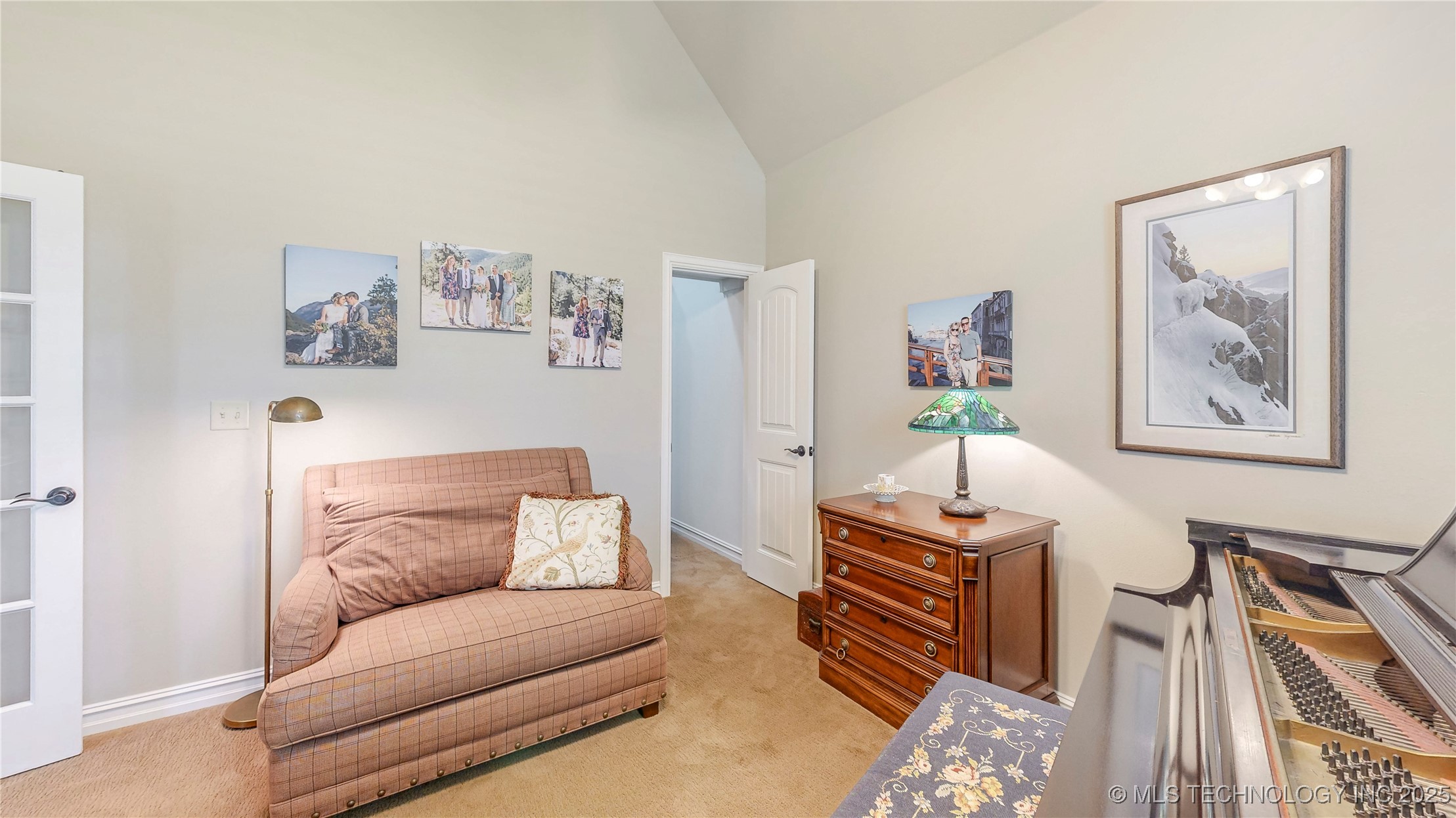 215 E 128th Street S