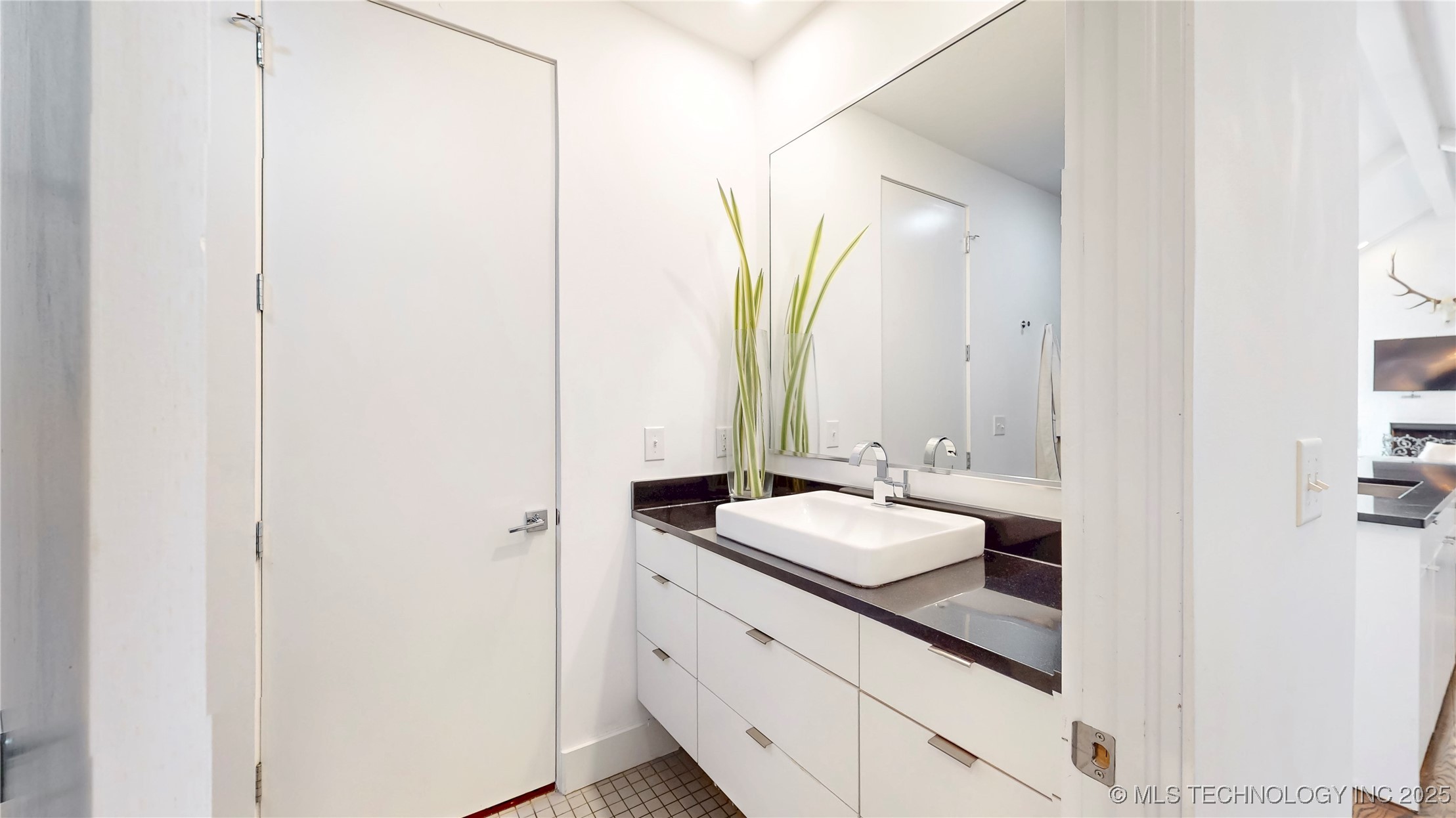 1412 S Cheyenne Avenue