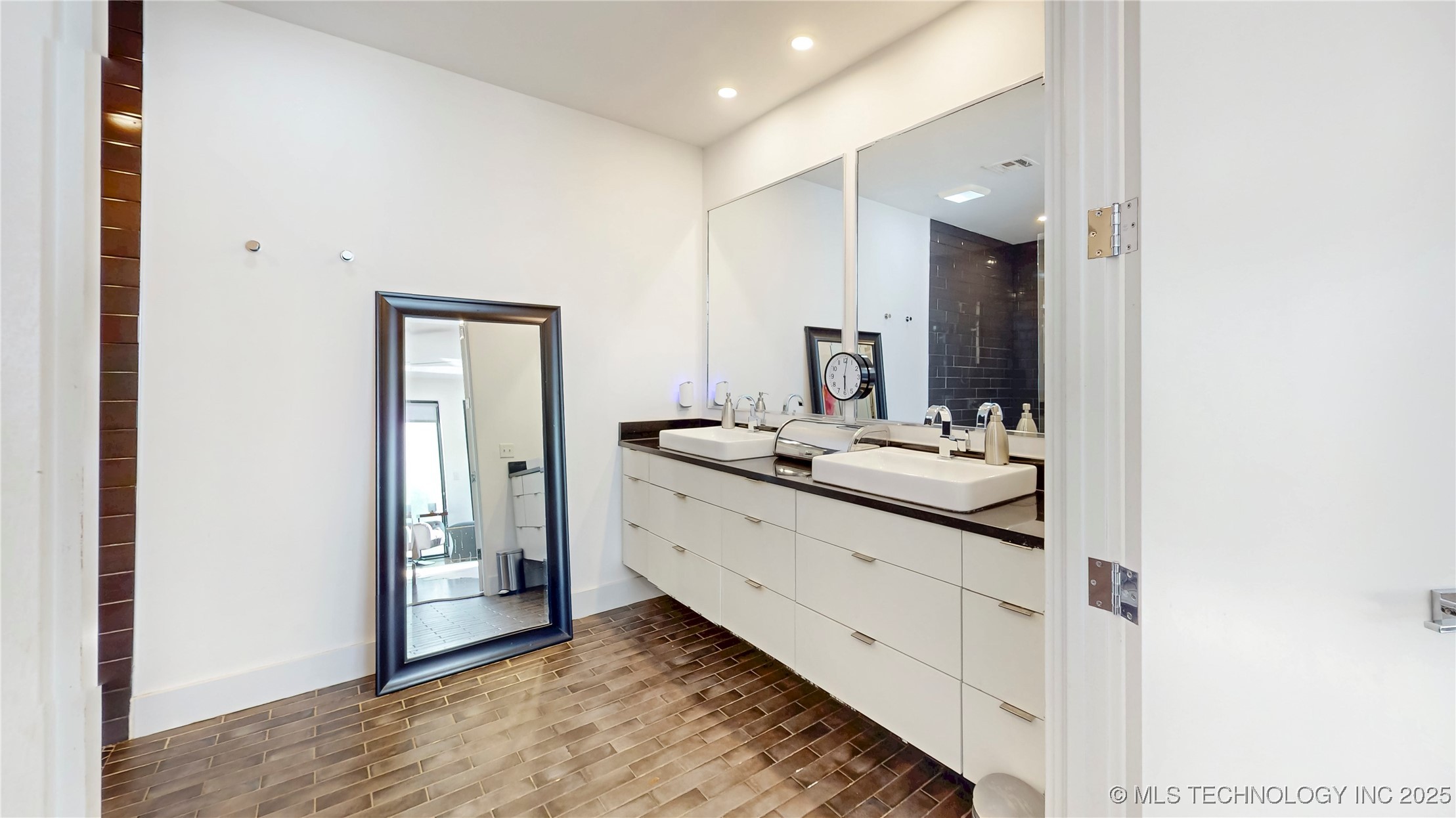 1412 S Cheyenne Avenue