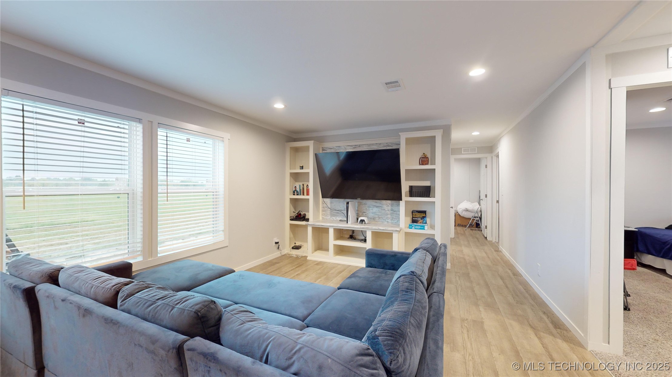 5637 W 80th Street