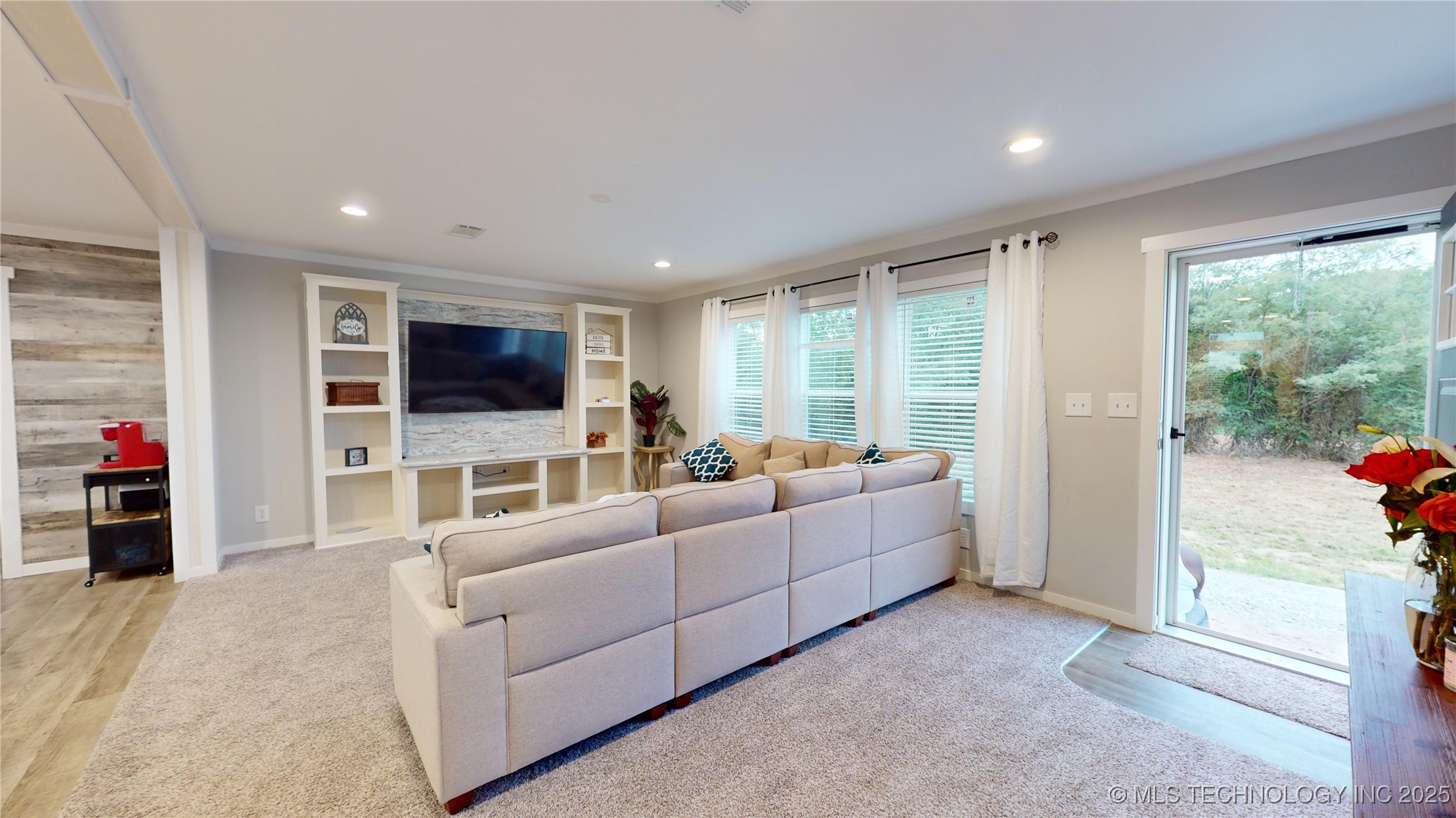 5637 W 80th Street