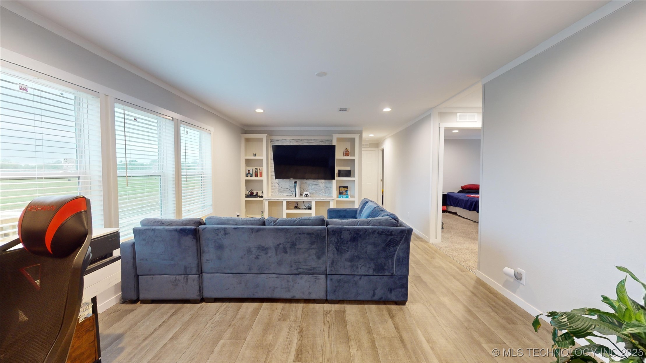 5637 W 80th Street