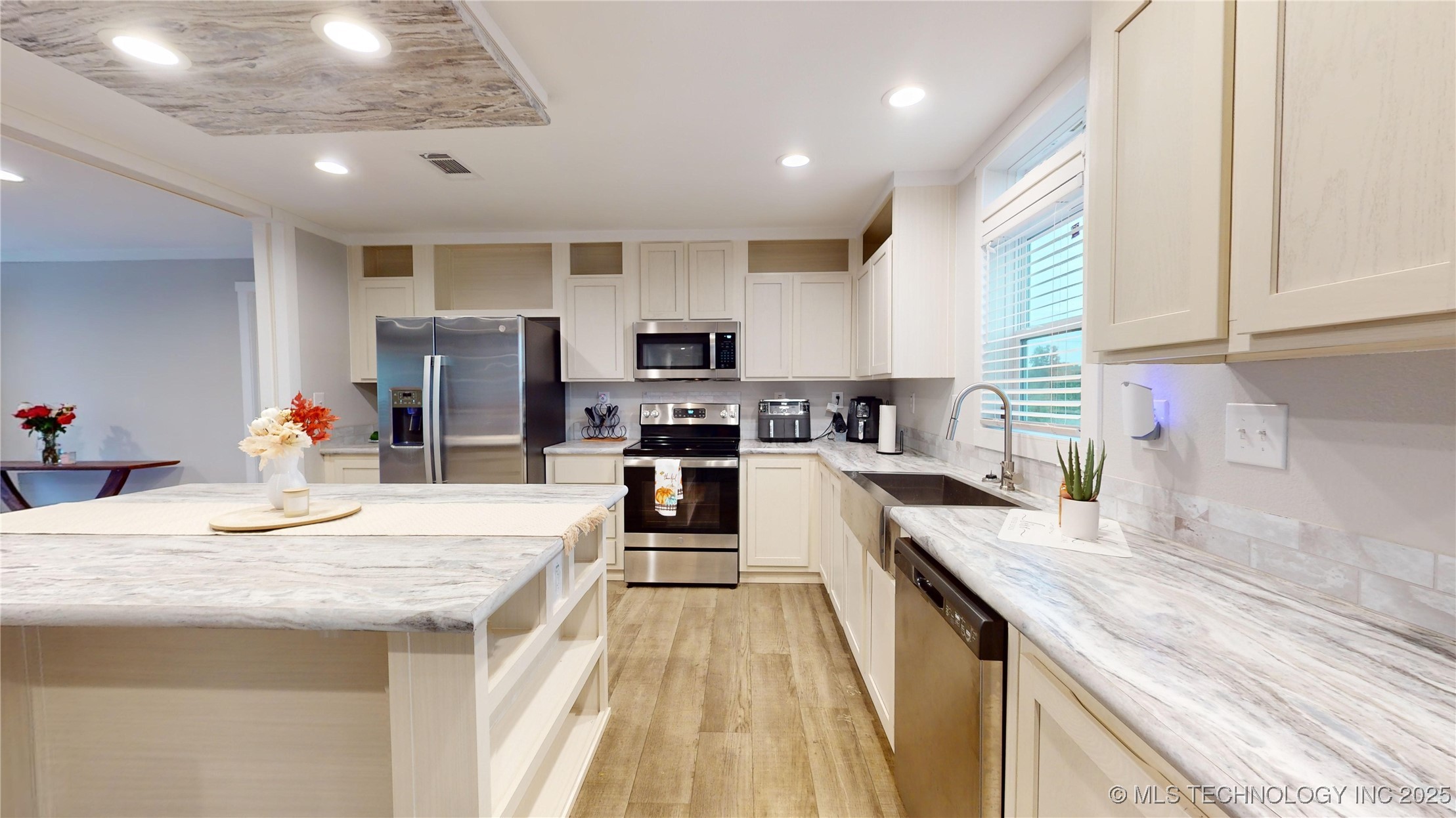 5637 W 80th Street