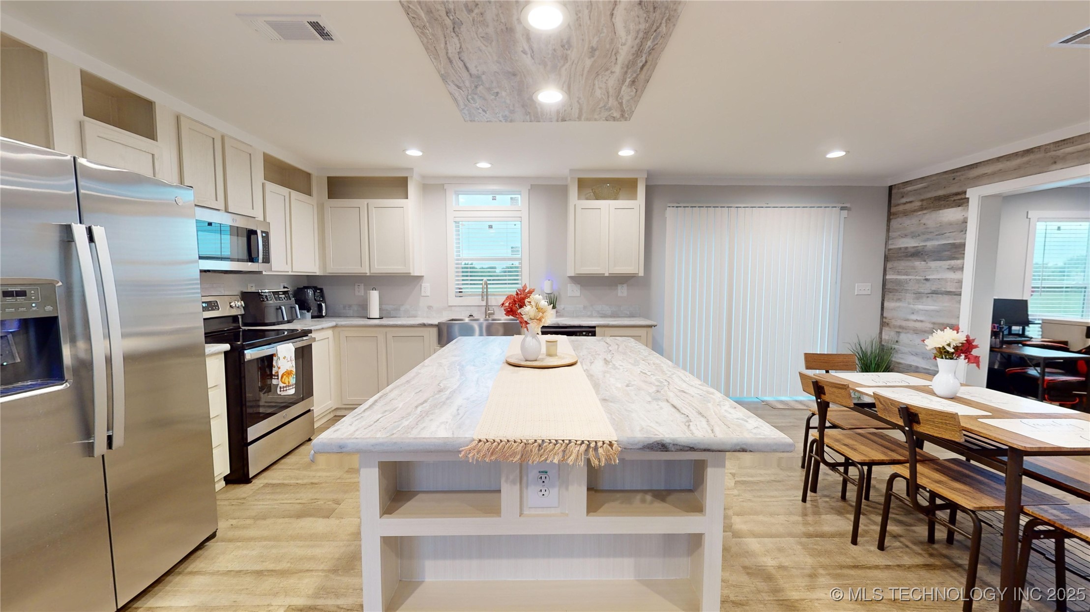 5637 W 80th Street