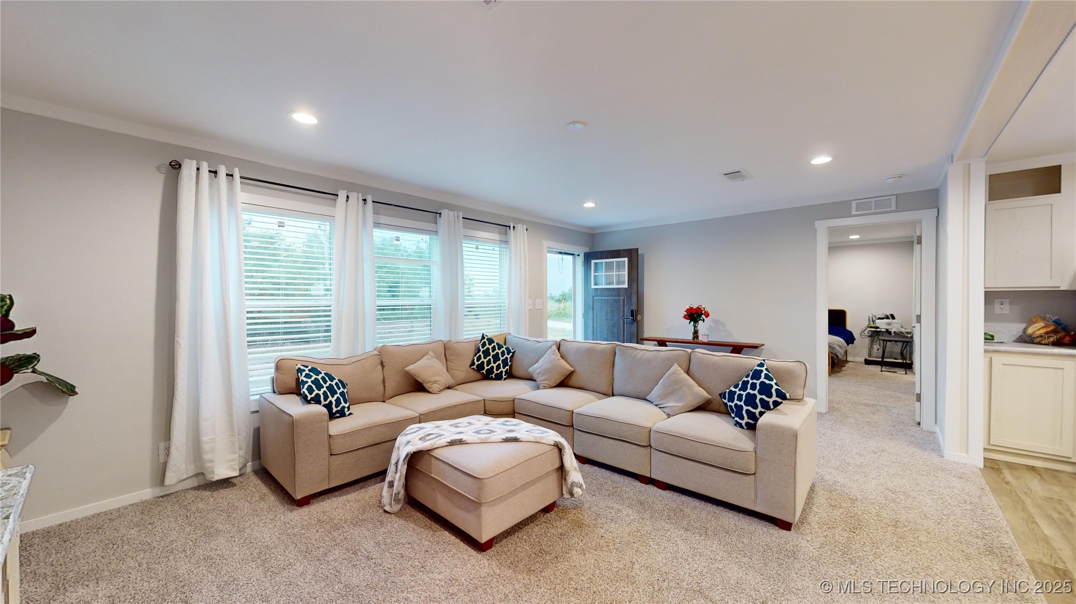5637 W 80th Street