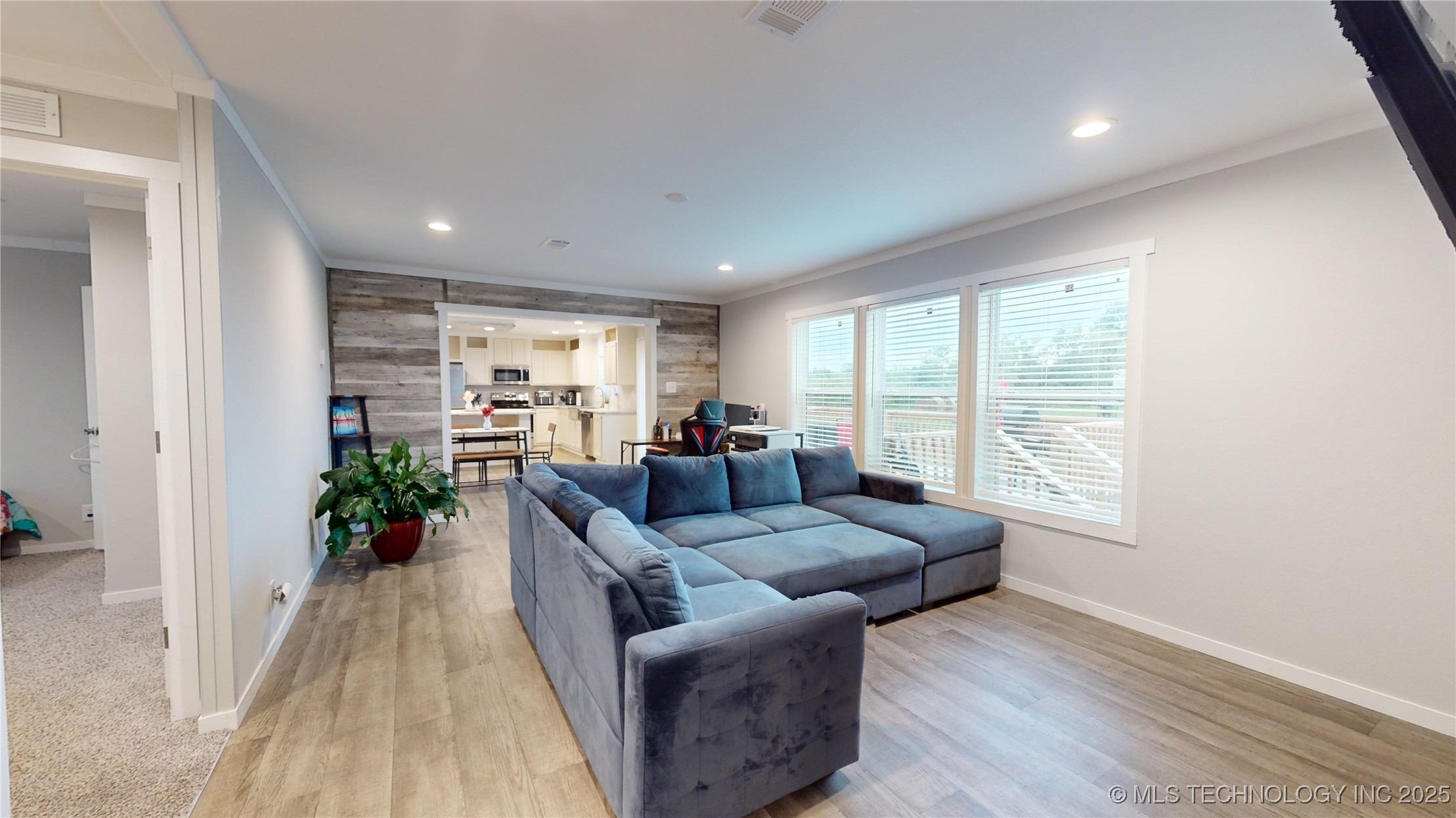 5637 W 80th Street