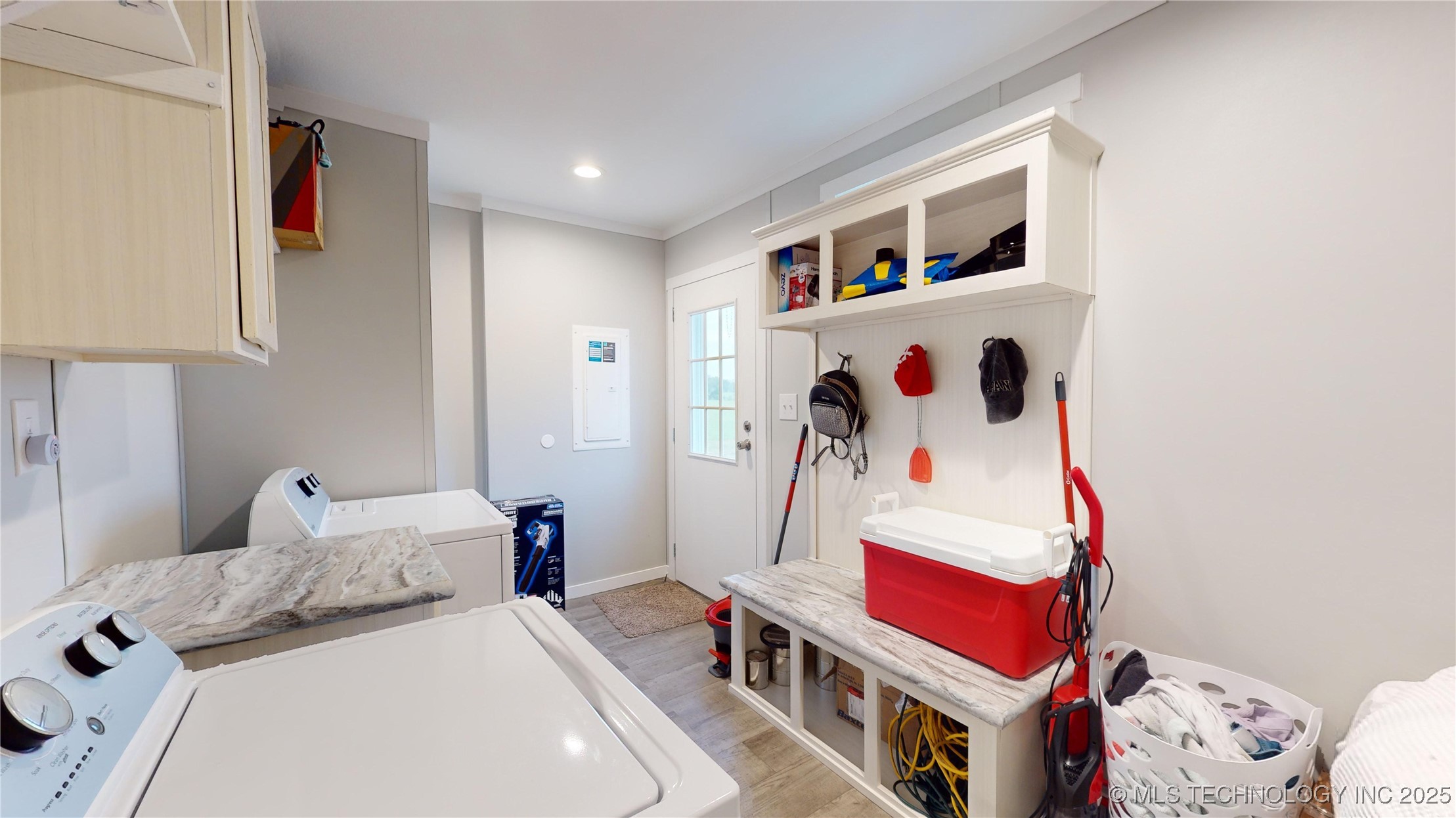 5637 W 80th Street