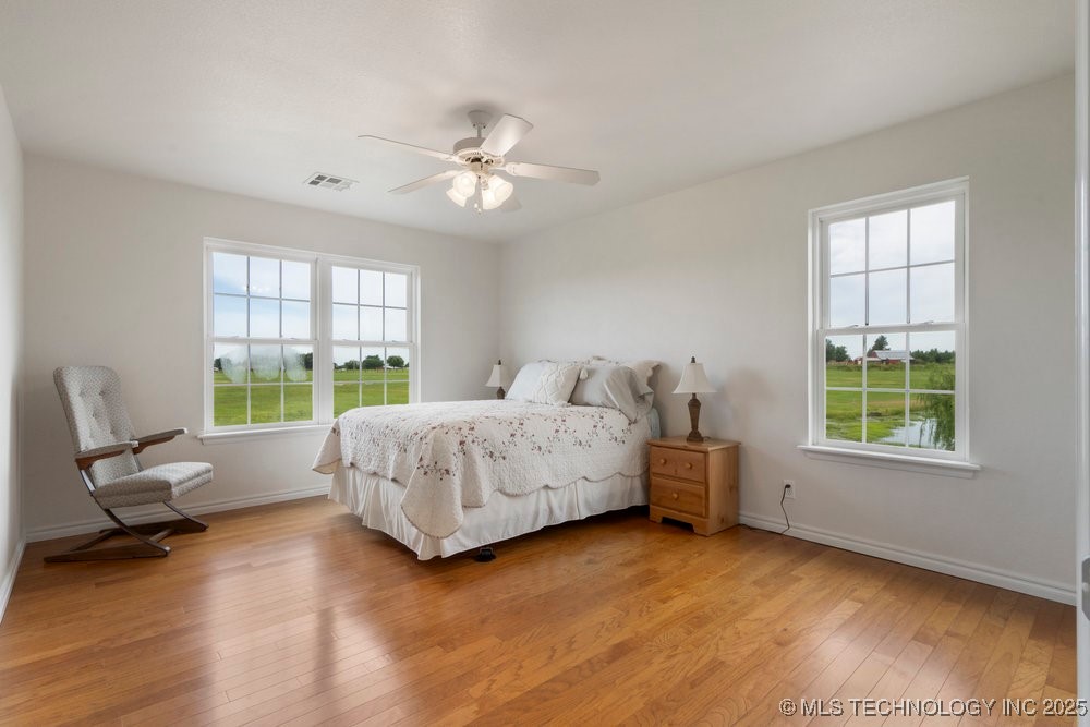 37700 Garretts Lake