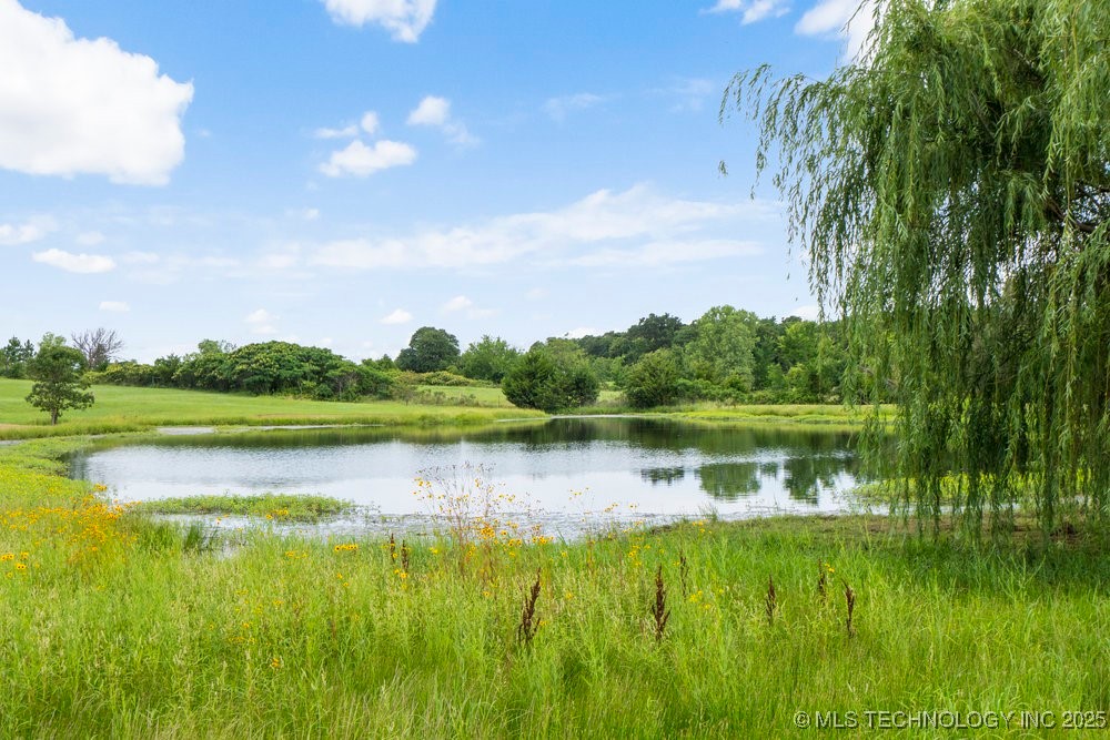 37700 Garretts Lake