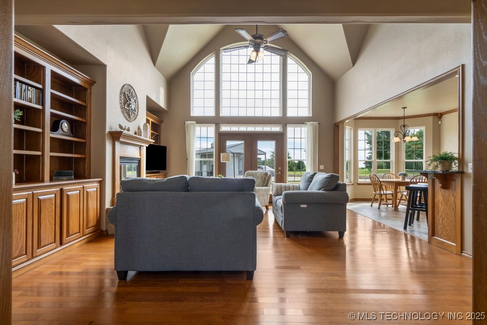 37700 Garretts Lake