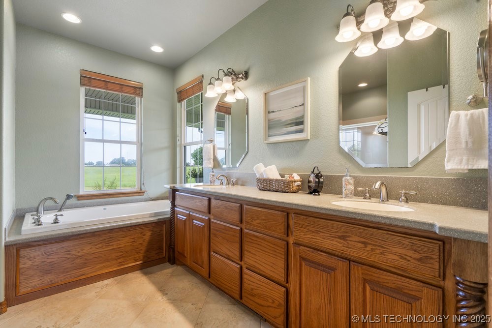 37700 Garretts Lake
