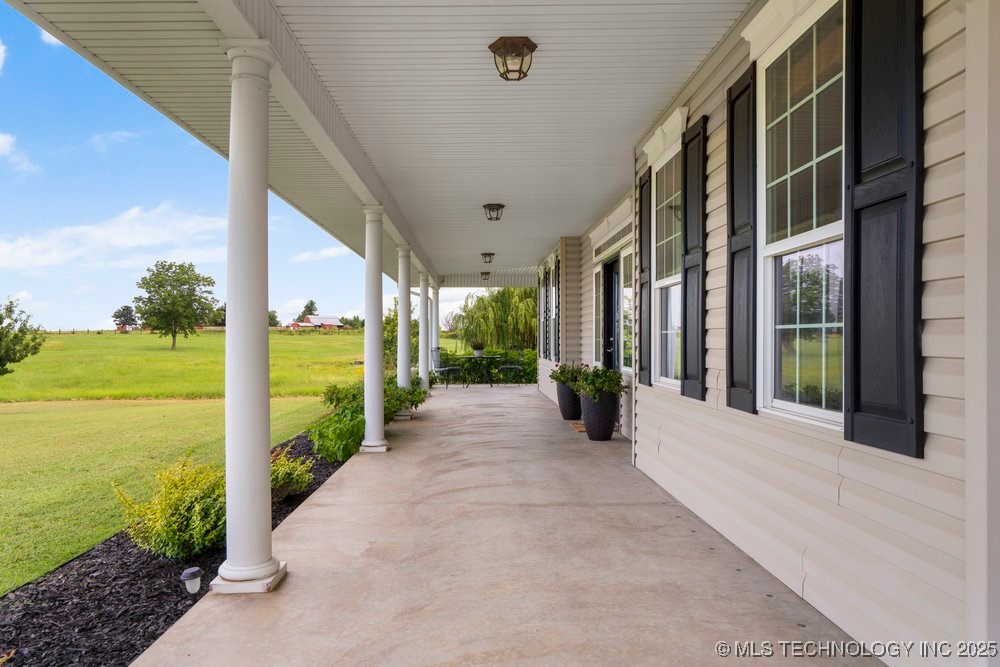 37700 Garretts Lake