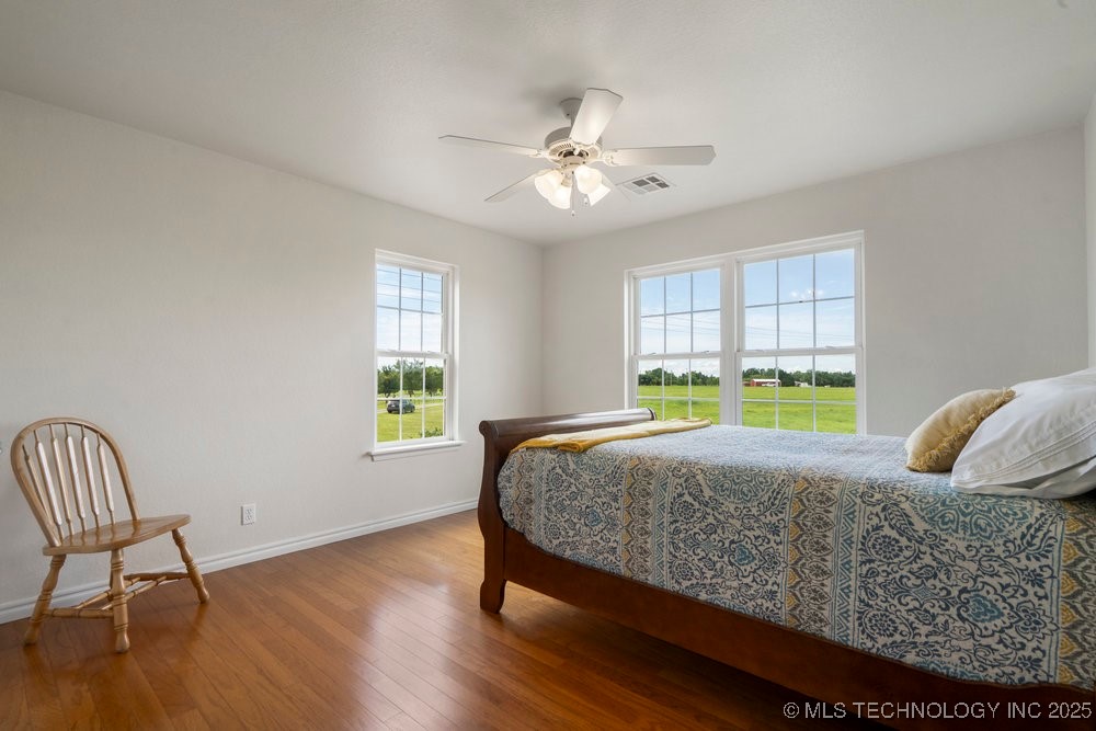 37700 Garretts Lake