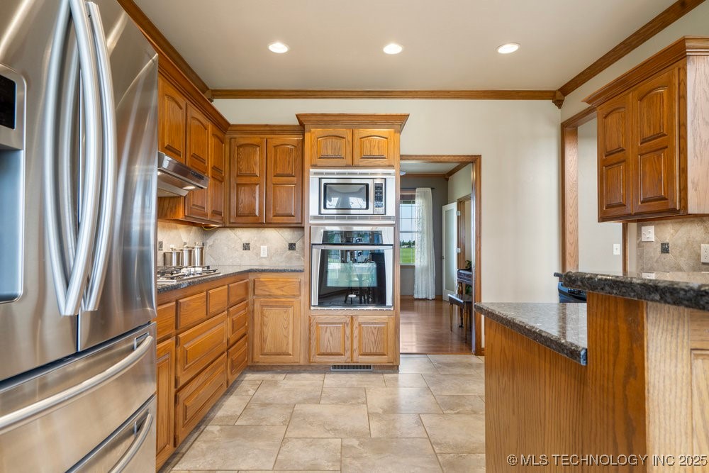 37700 Garretts Lake