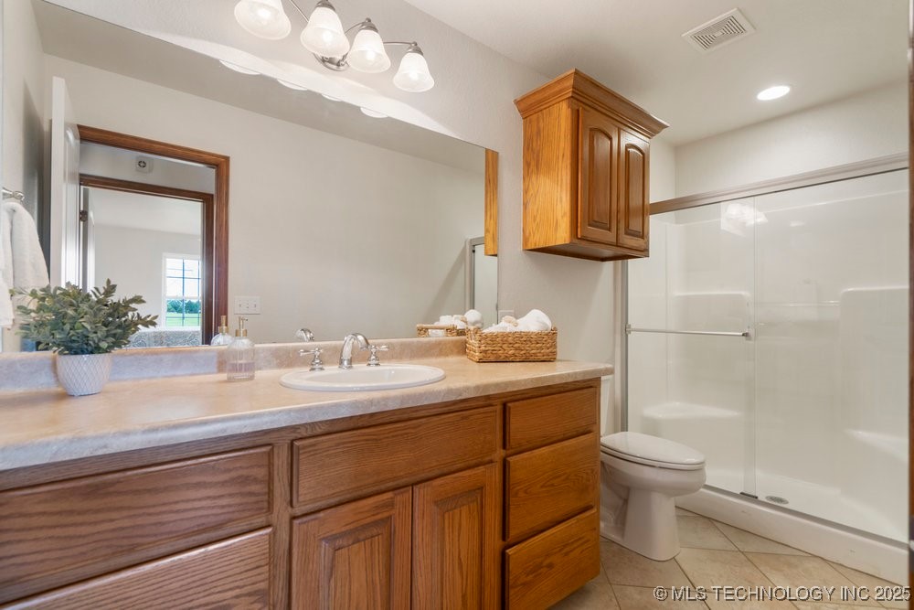 37700 Garretts Lake