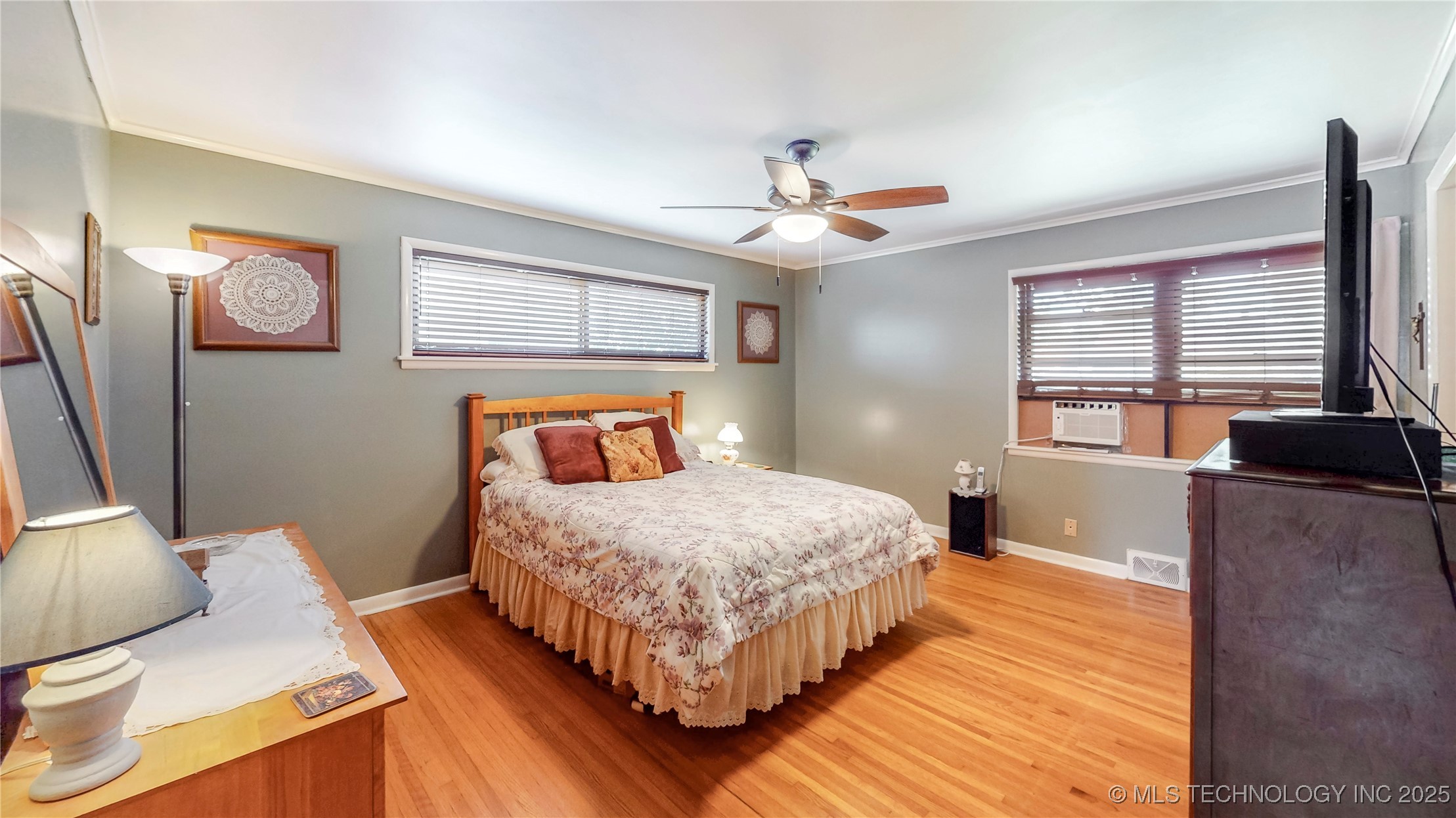 4040 E 46th Place