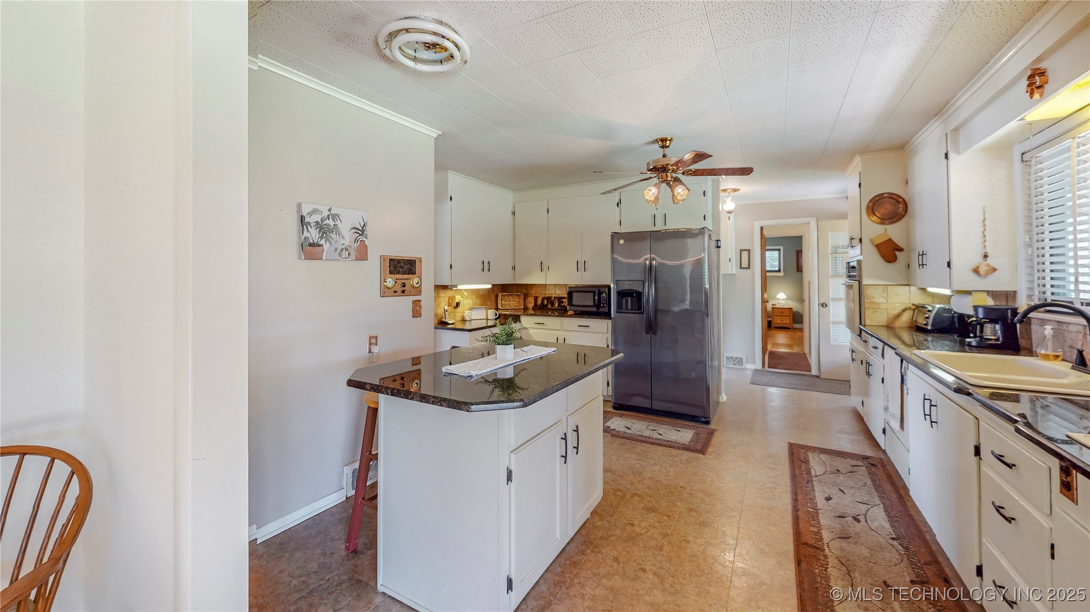 4040 E 46th Place