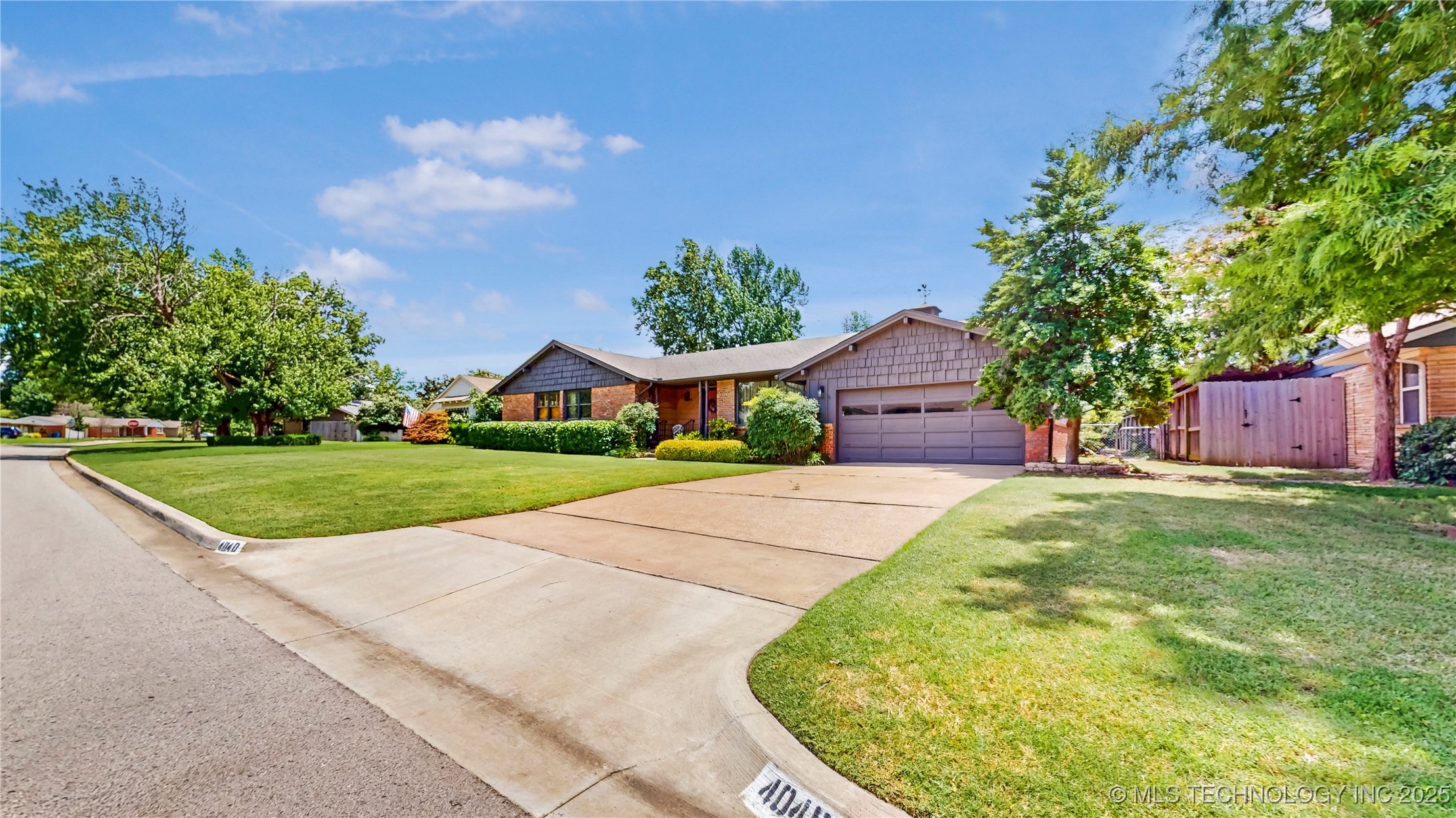4040 E 46th Place
