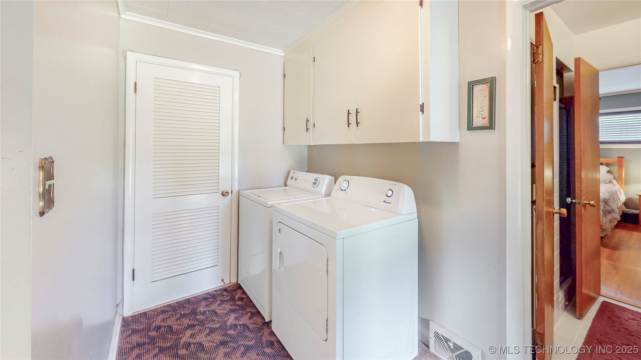 4040 E 46th Place