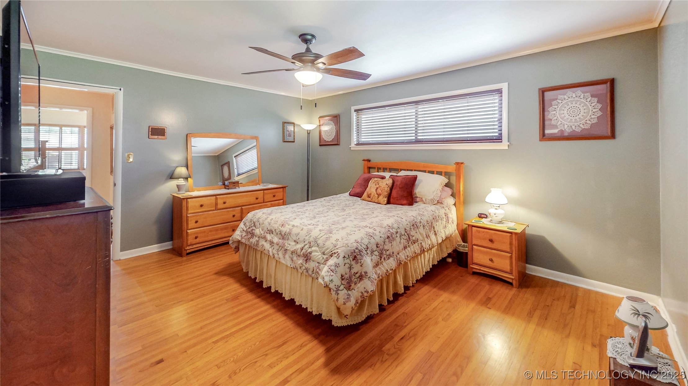 4040 E 46th Place