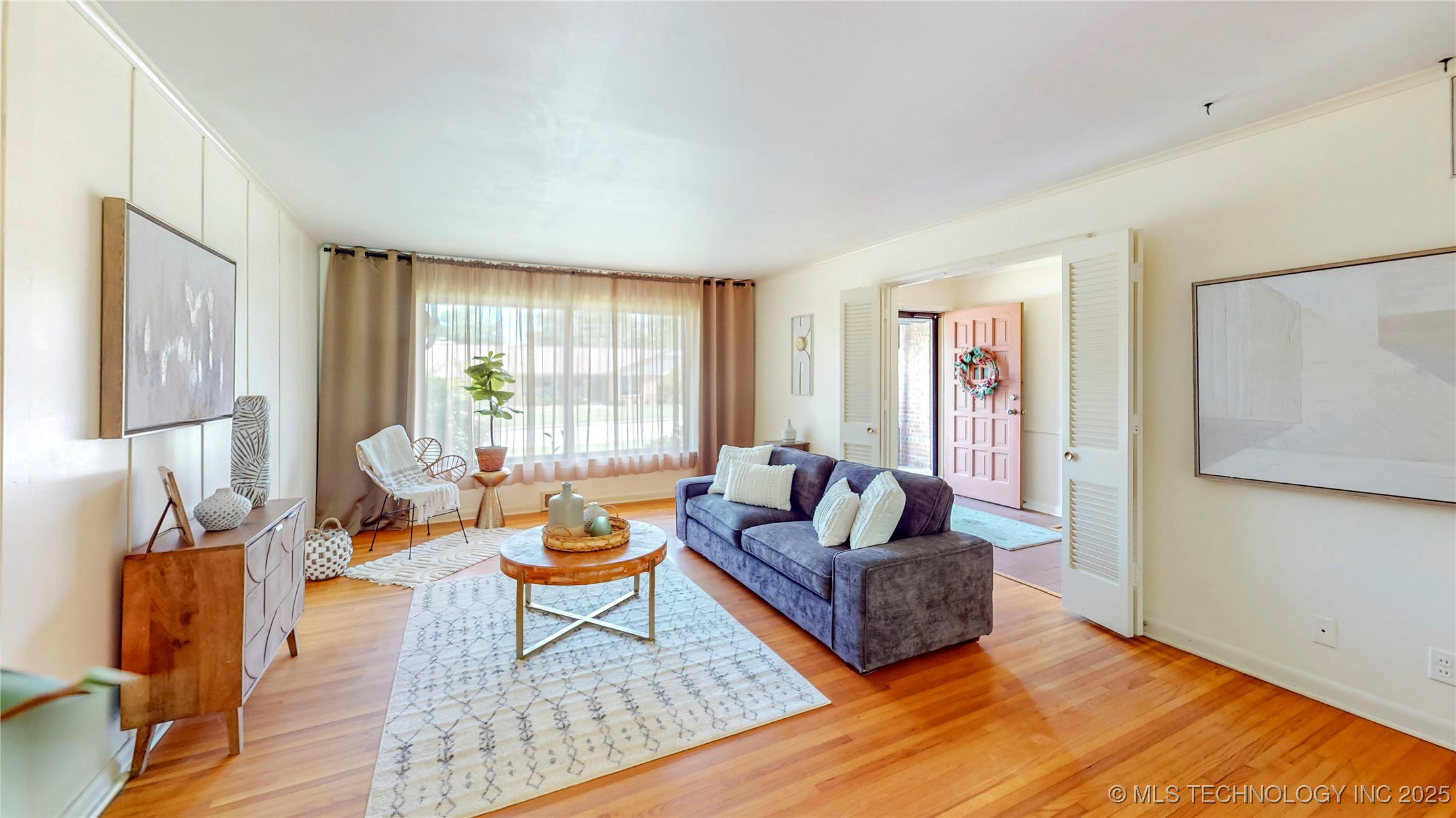 4040 E 46th Place