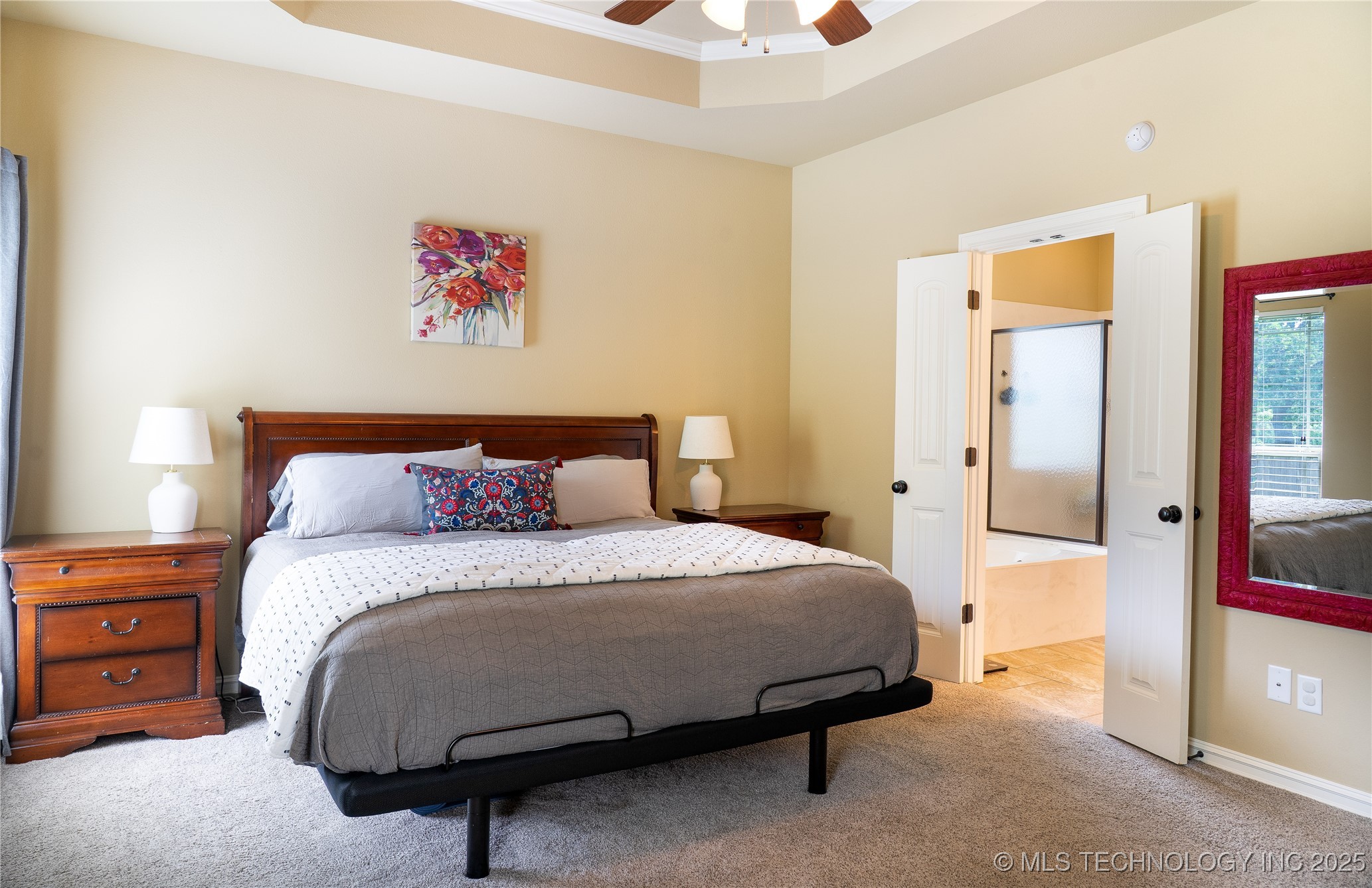 736 W 40th Place
