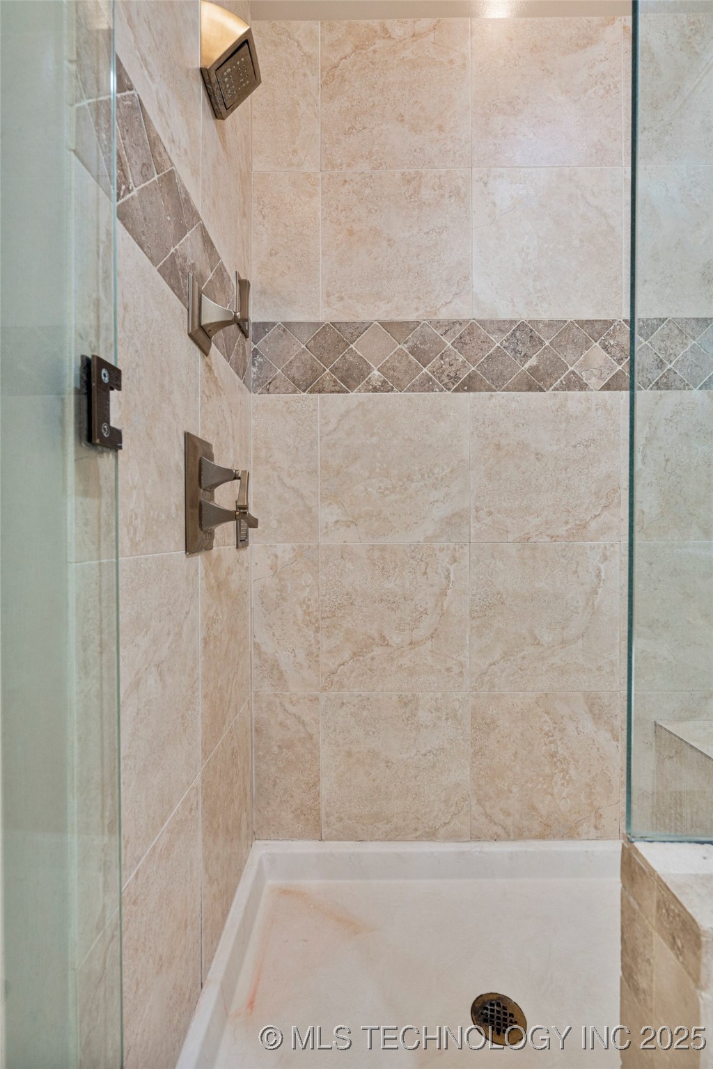 11712 S Allegheny Avenue