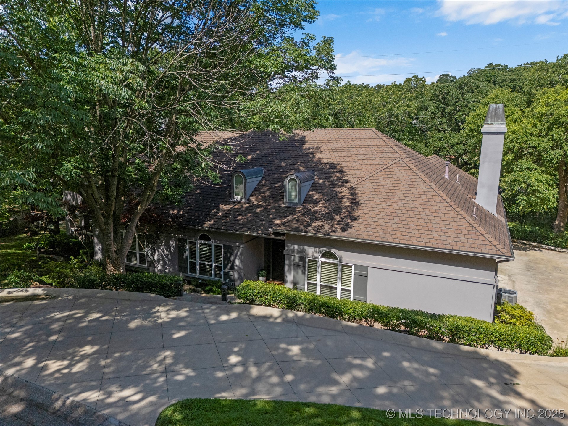 11712 S Allegheny Avenue