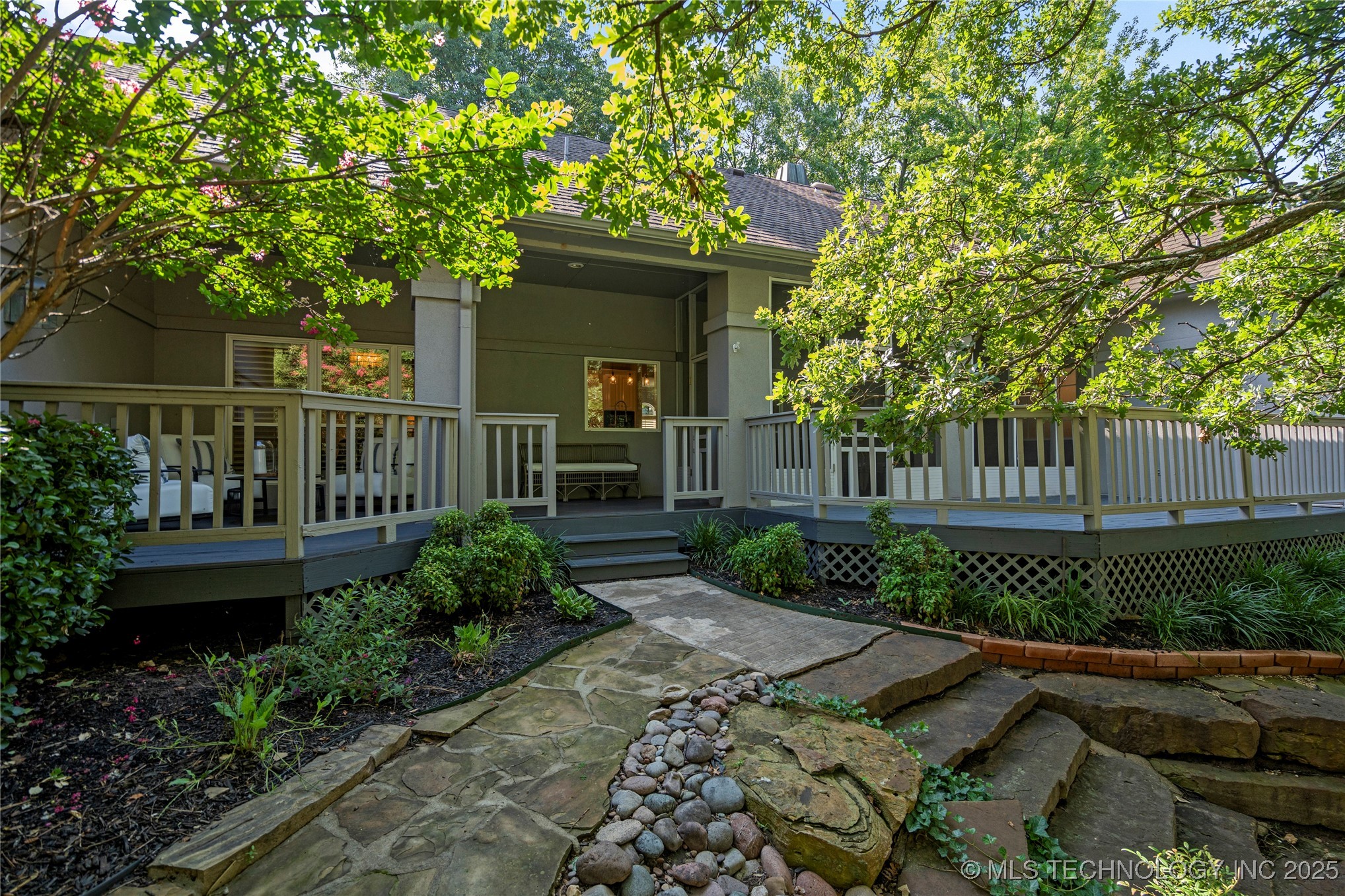 11712 S Allegheny Avenue