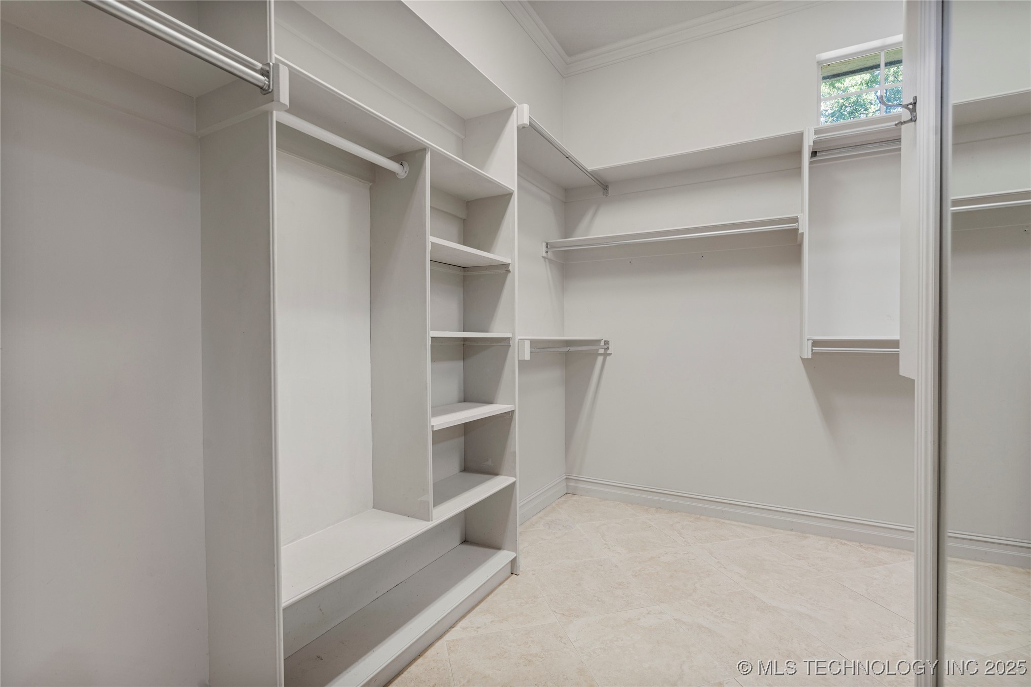 11712 S Allegheny Avenue