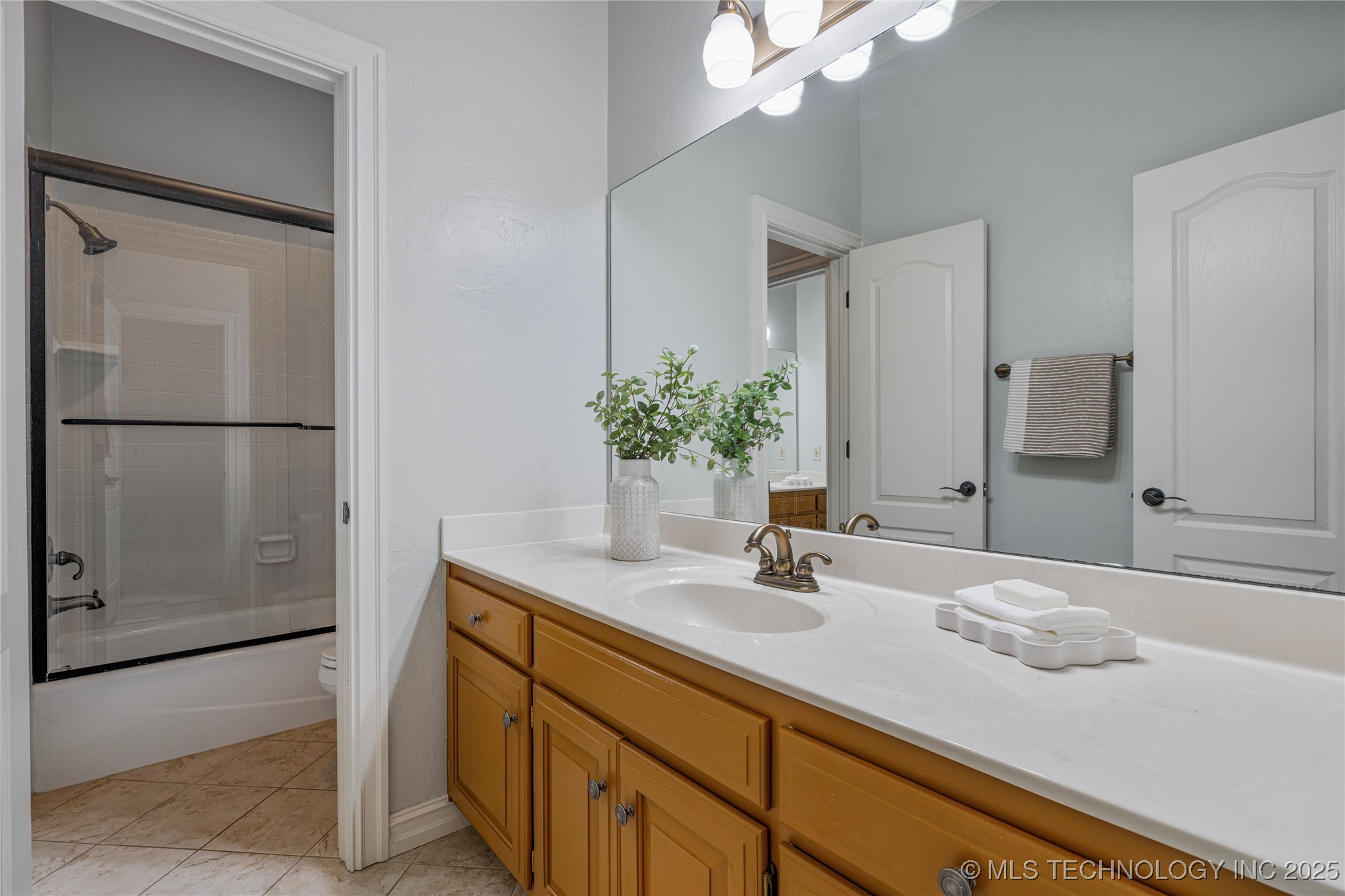 11712 S Allegheny Avenue