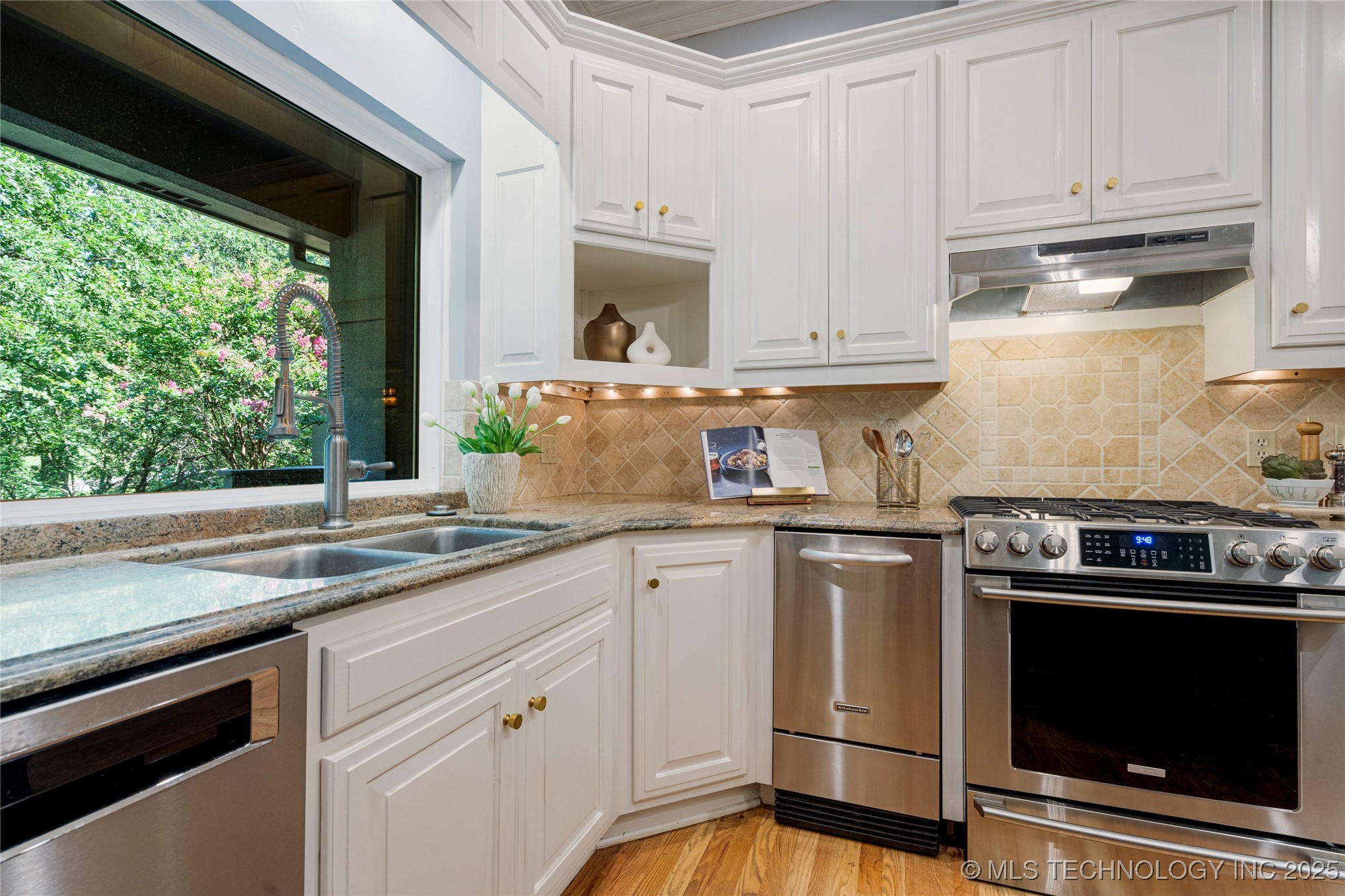 11712 S Allegheny Avenue