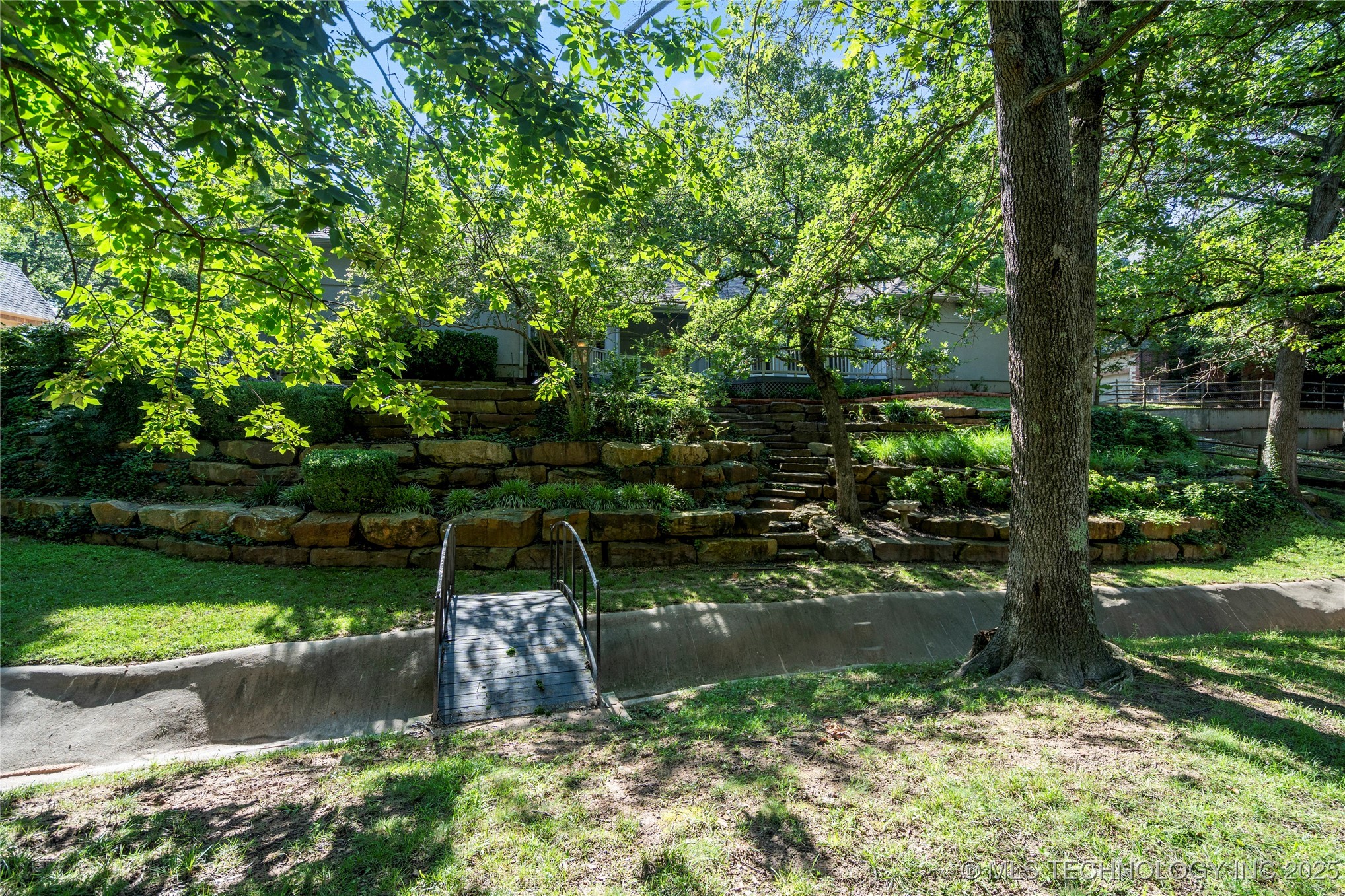 11712 S Allegheny Avenue