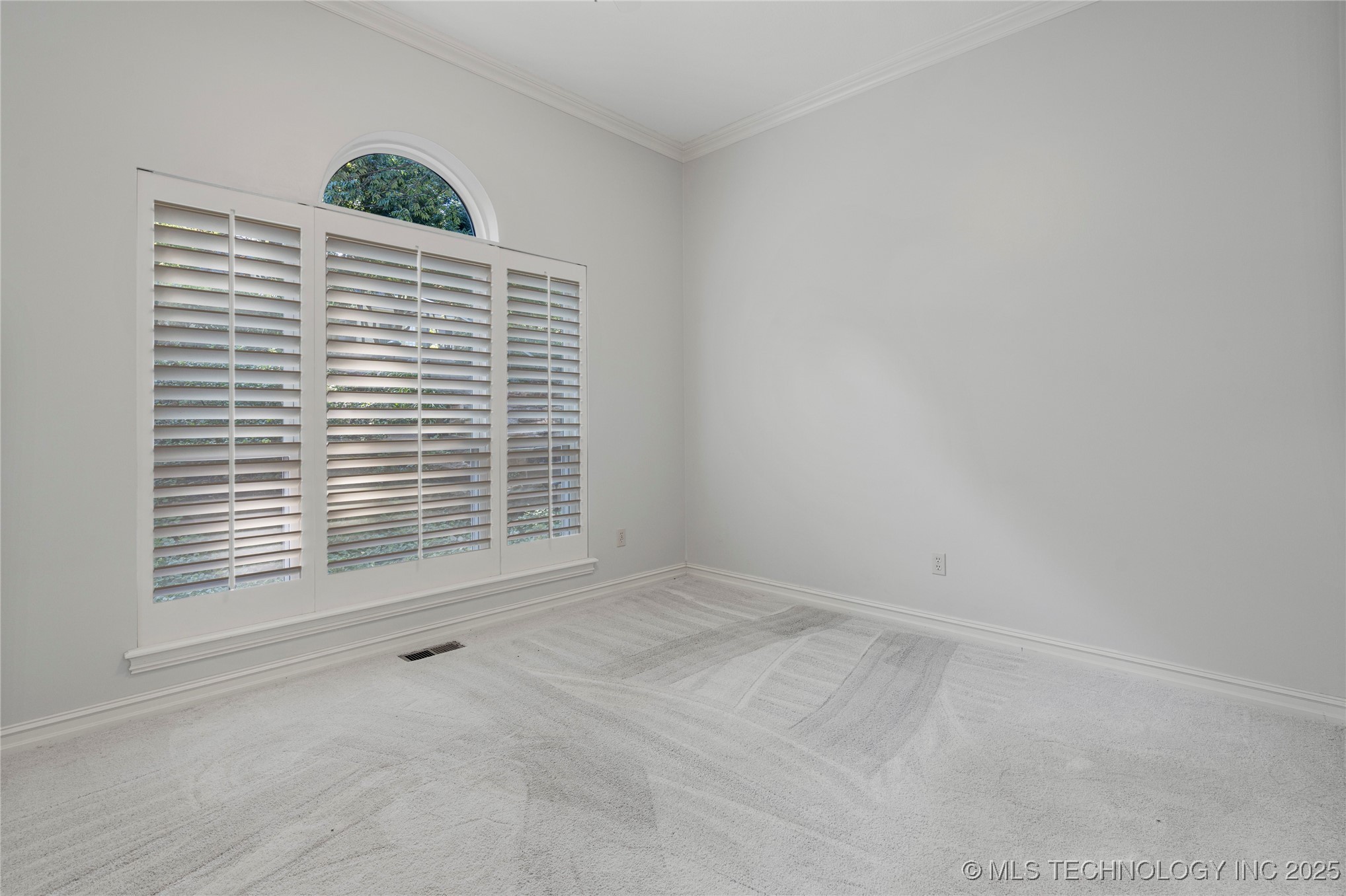 11712 S Allegheny Avenue