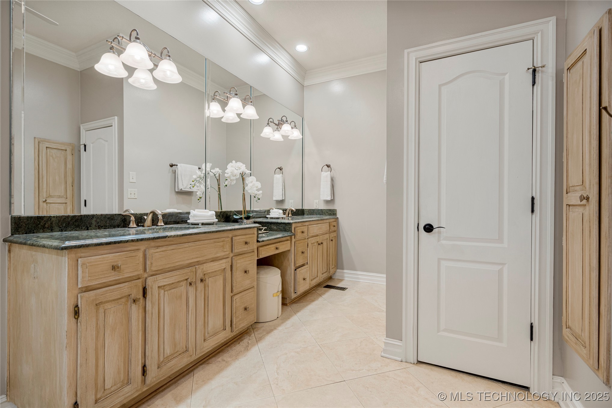 11712 S Allegheny Avenue