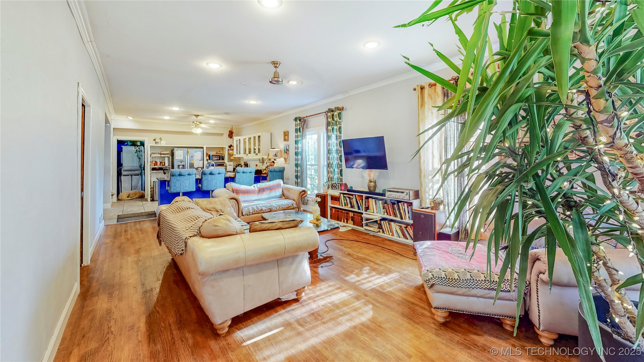 3504 W Edison Street