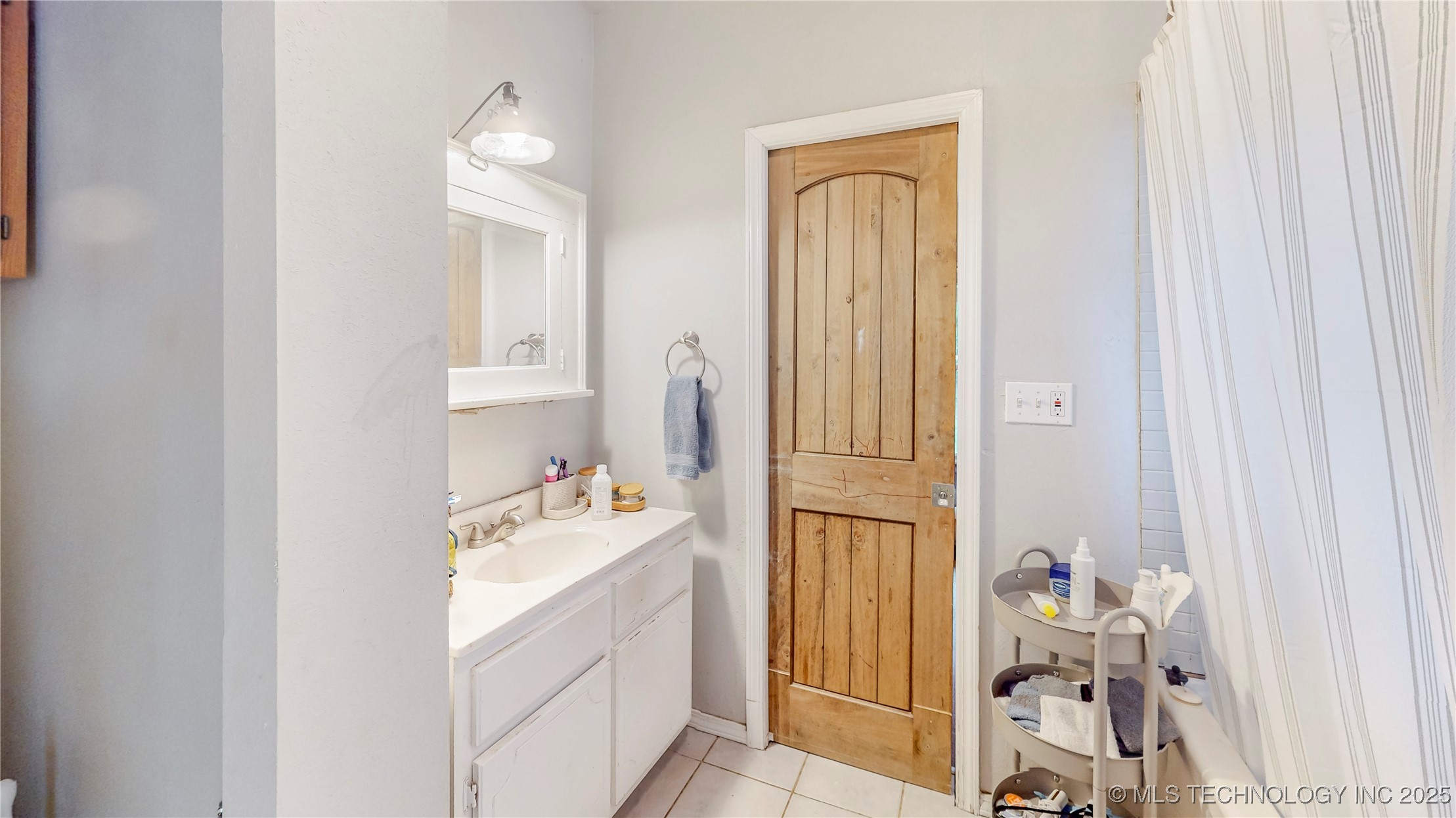 3504 W Edison Street