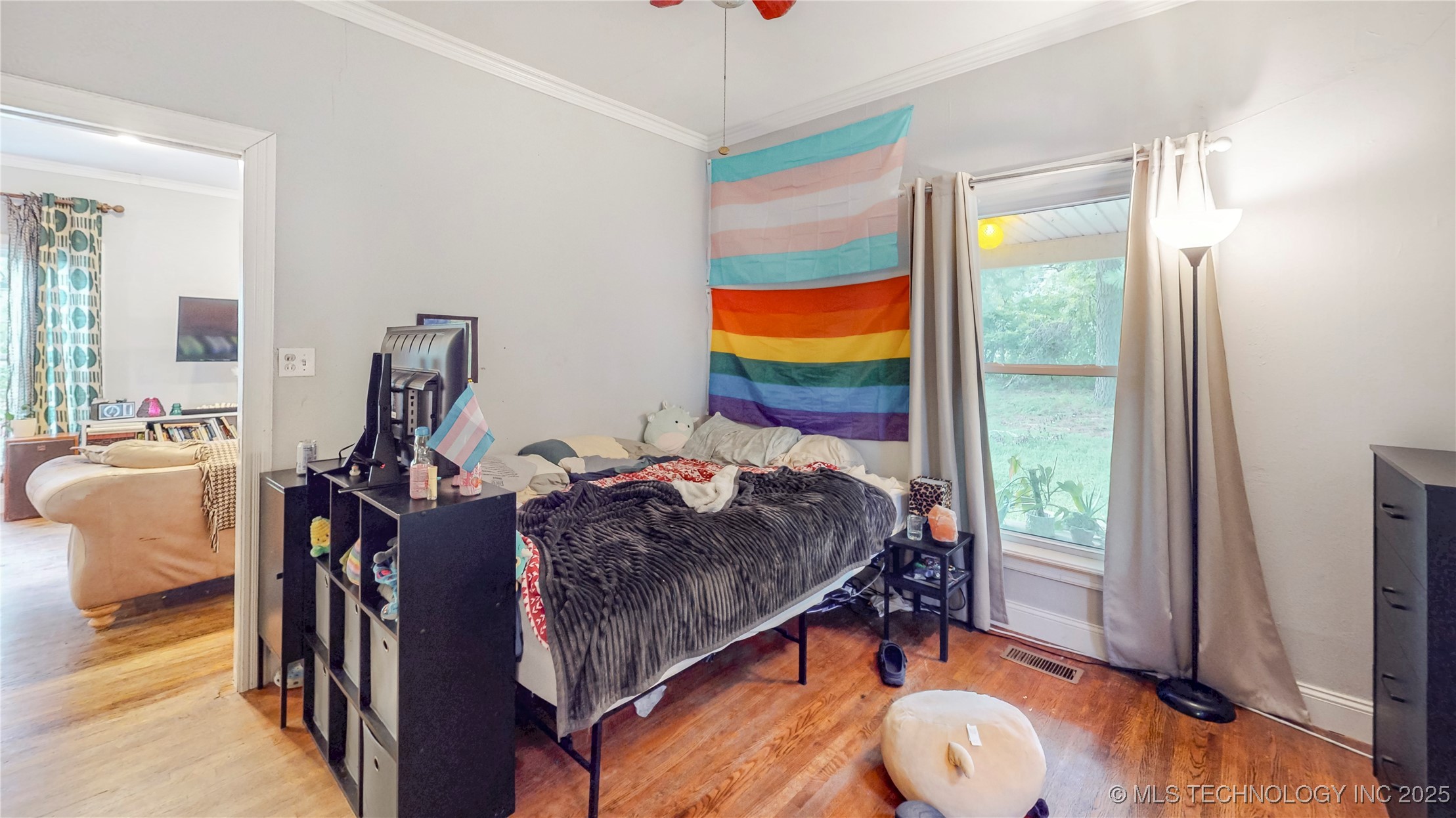 3504 W Edison Street