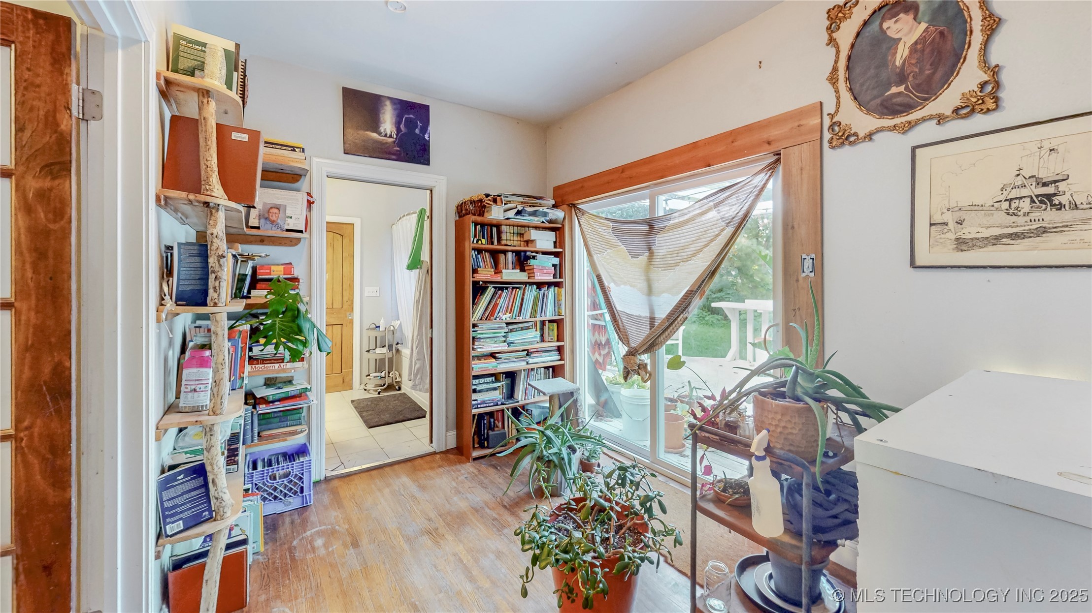 3504 W Edison Street