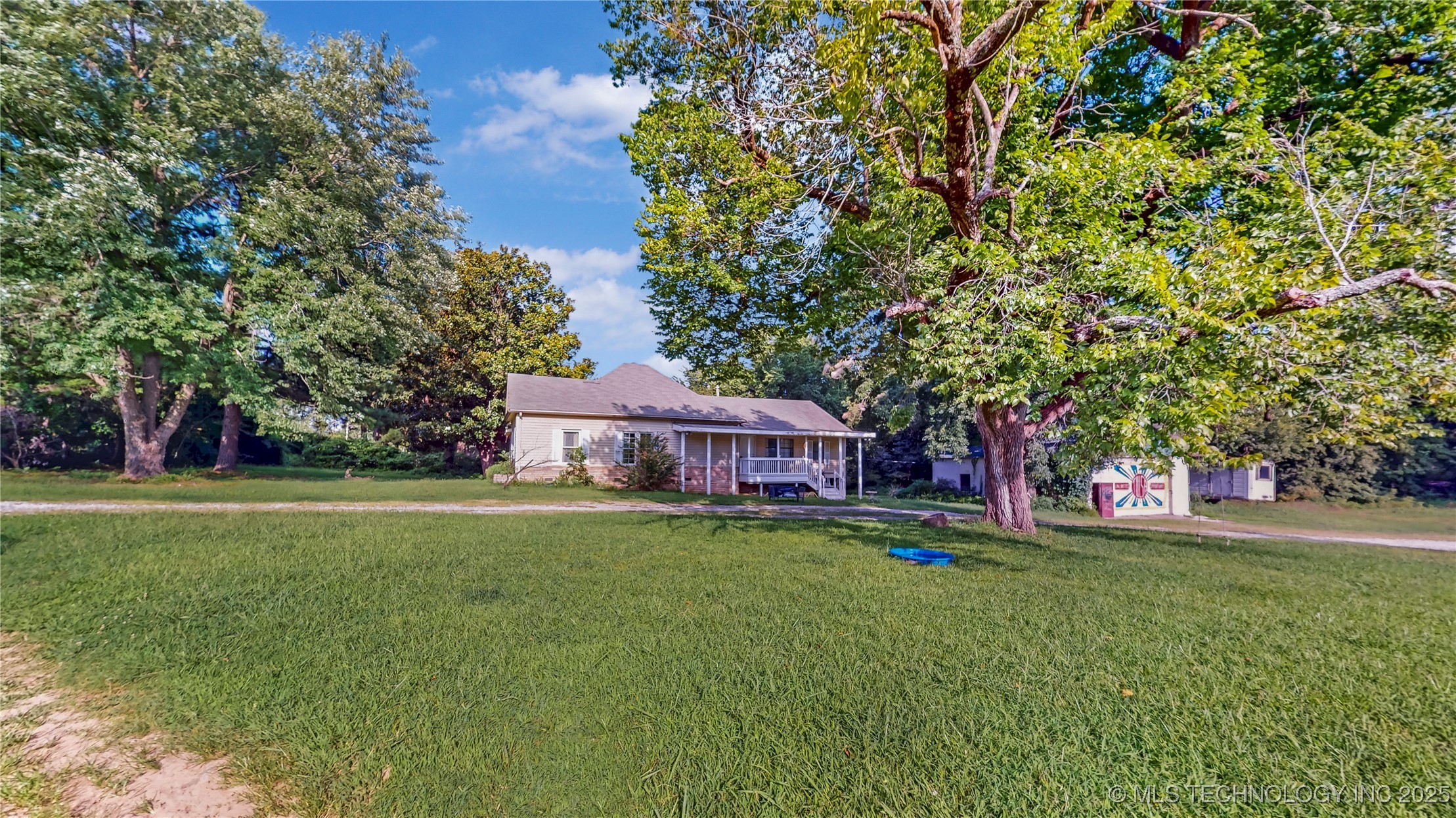 3504 W Edison Street