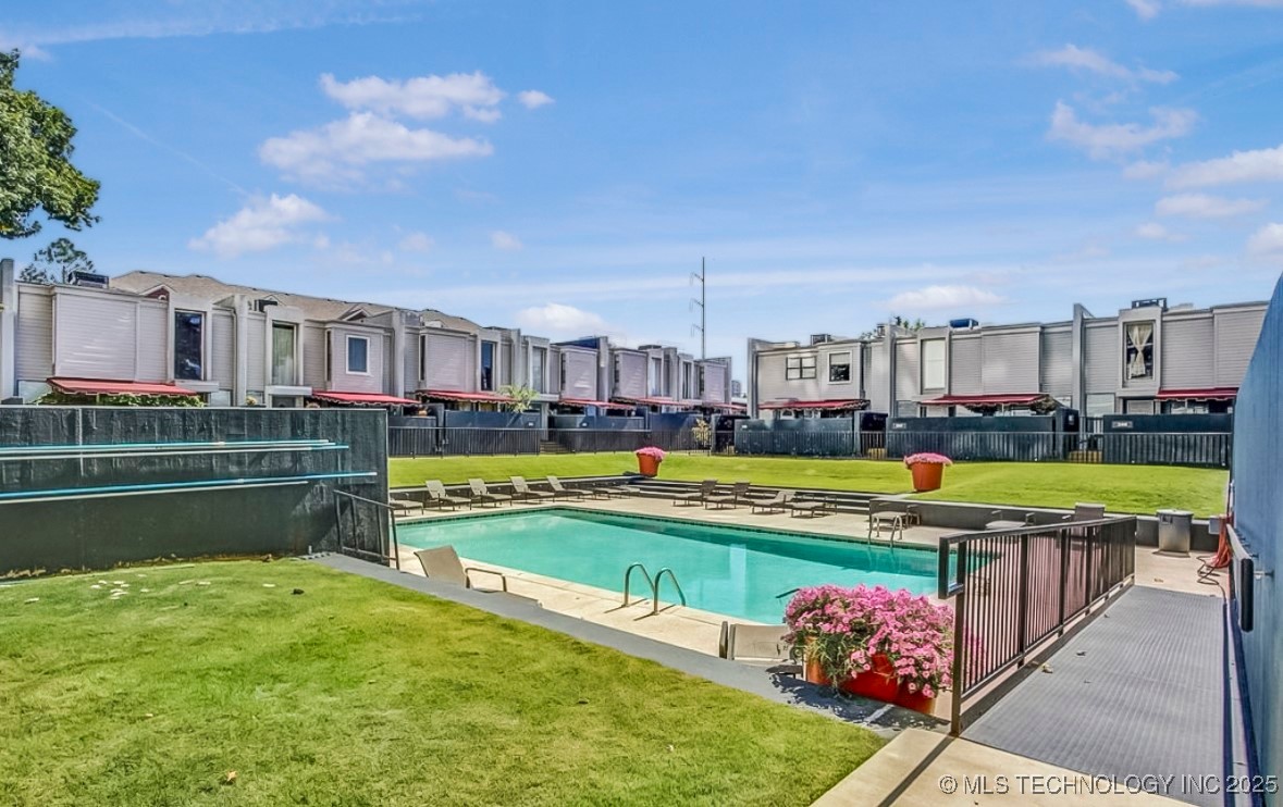 410 W 7th Street 1921