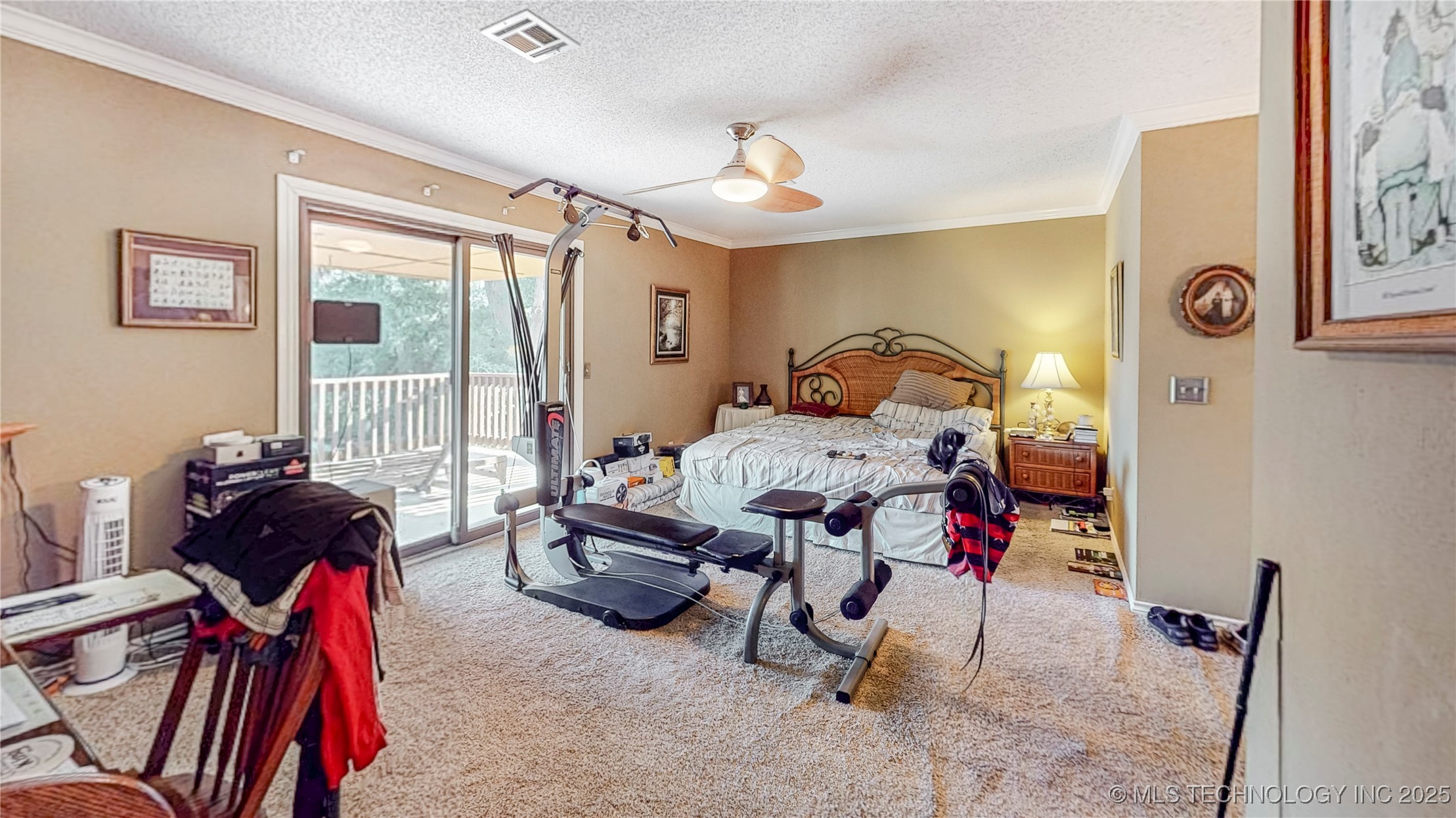 1013 W Queens Street