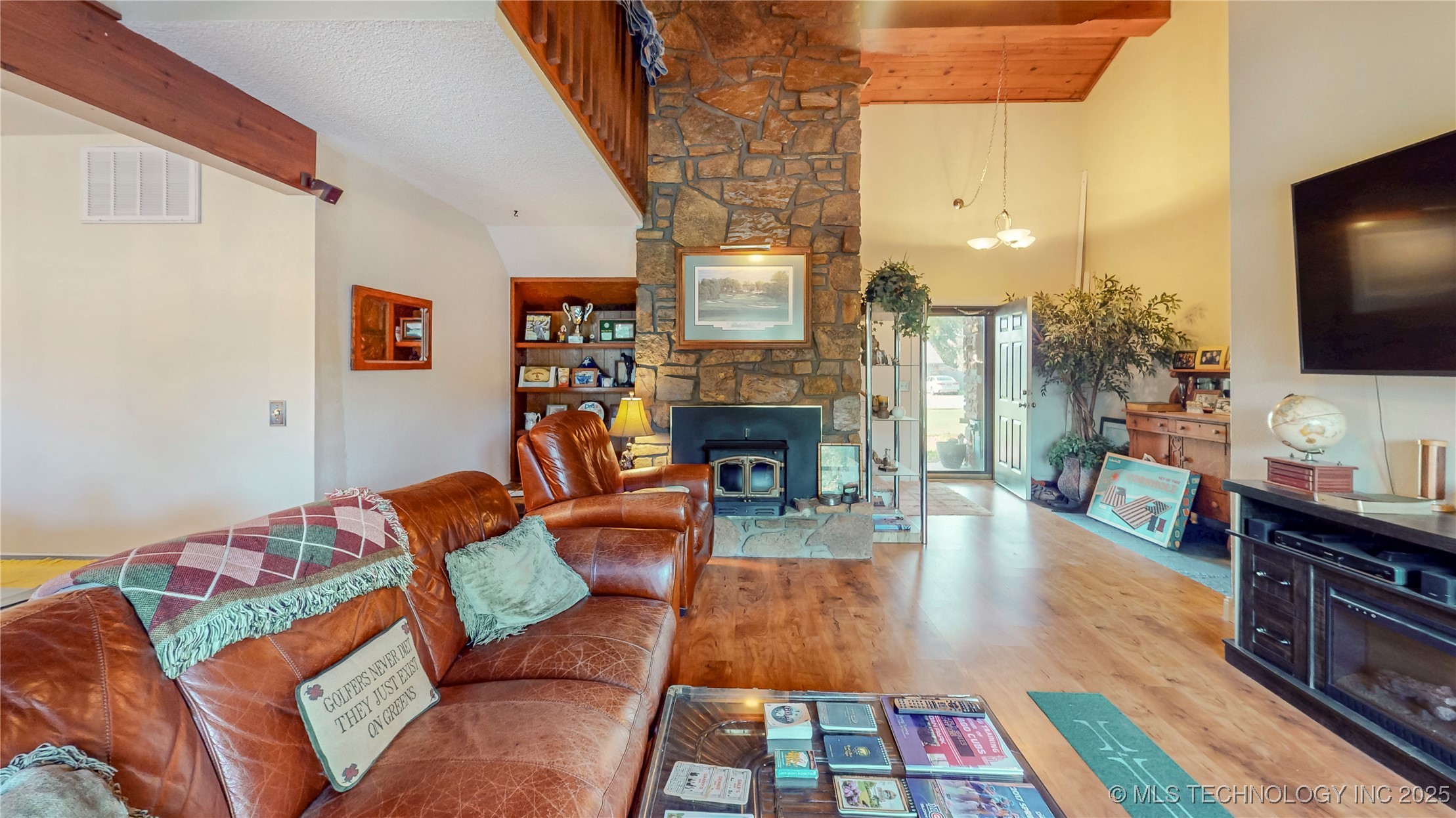 1013 W Queens Street