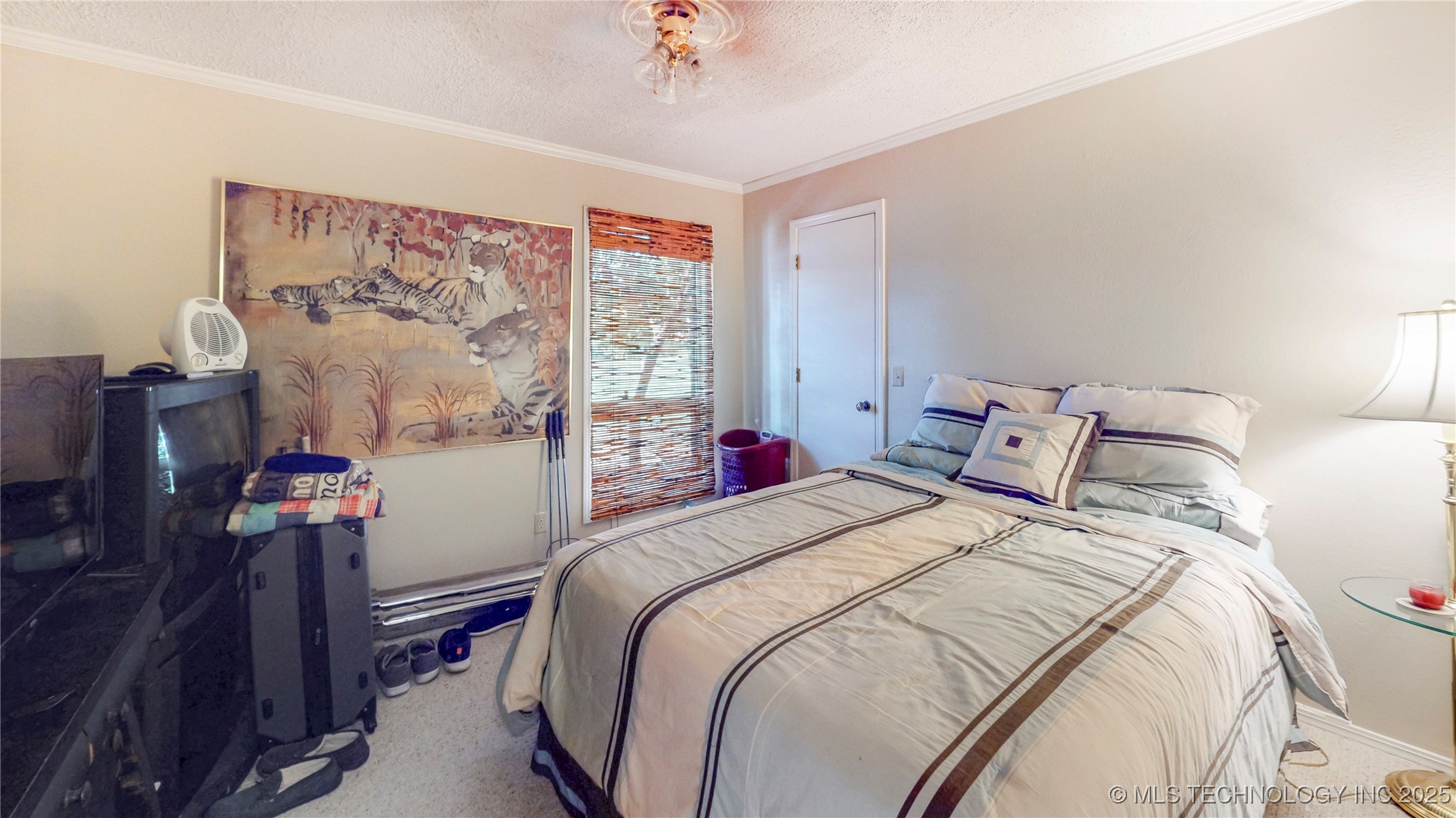 1013 W Queens Street