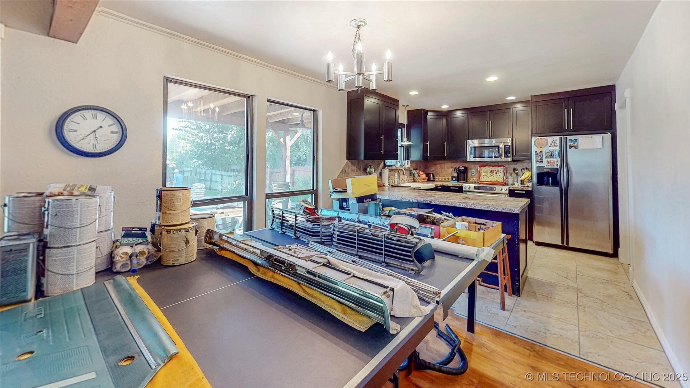 1013 W Queens Street