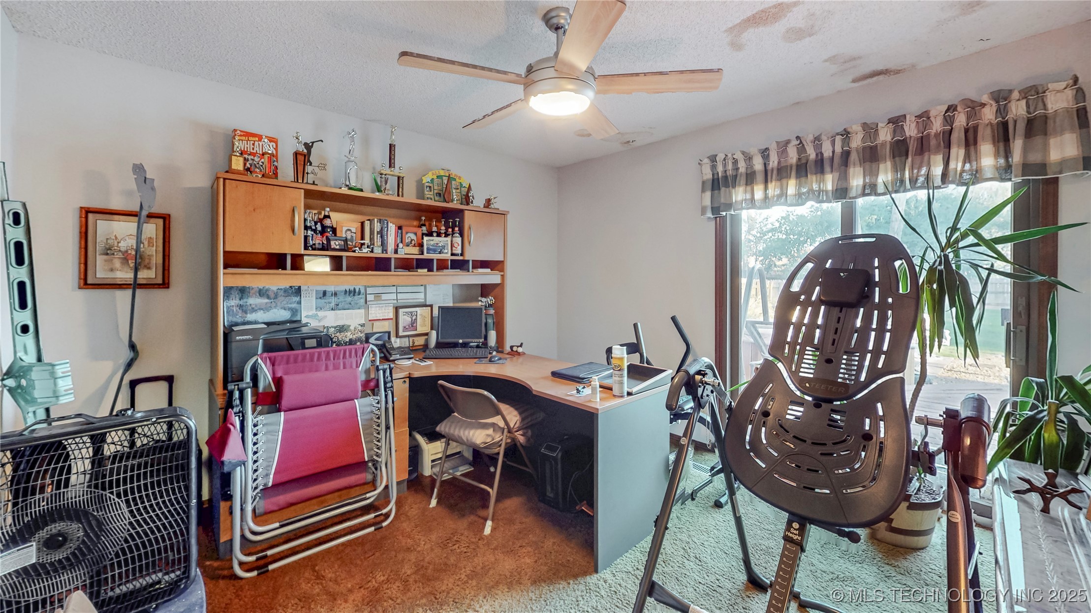 1013 W Queens Street