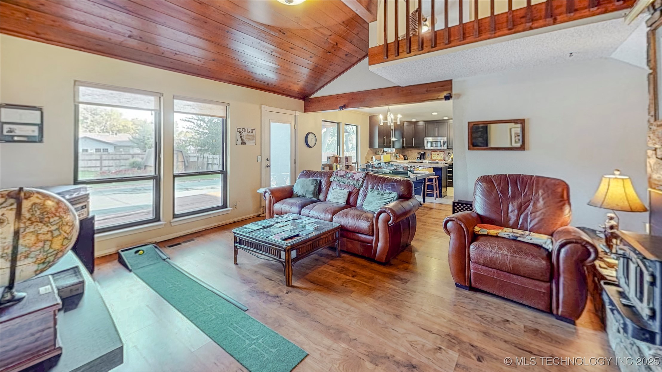 1013 W Queens Street