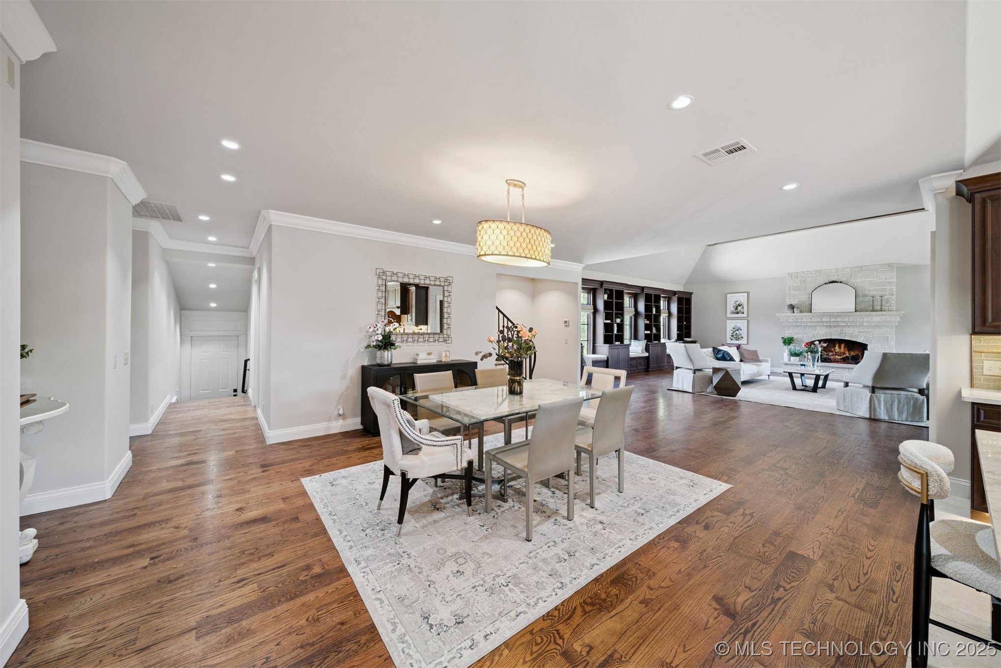 3633 E 104th Street