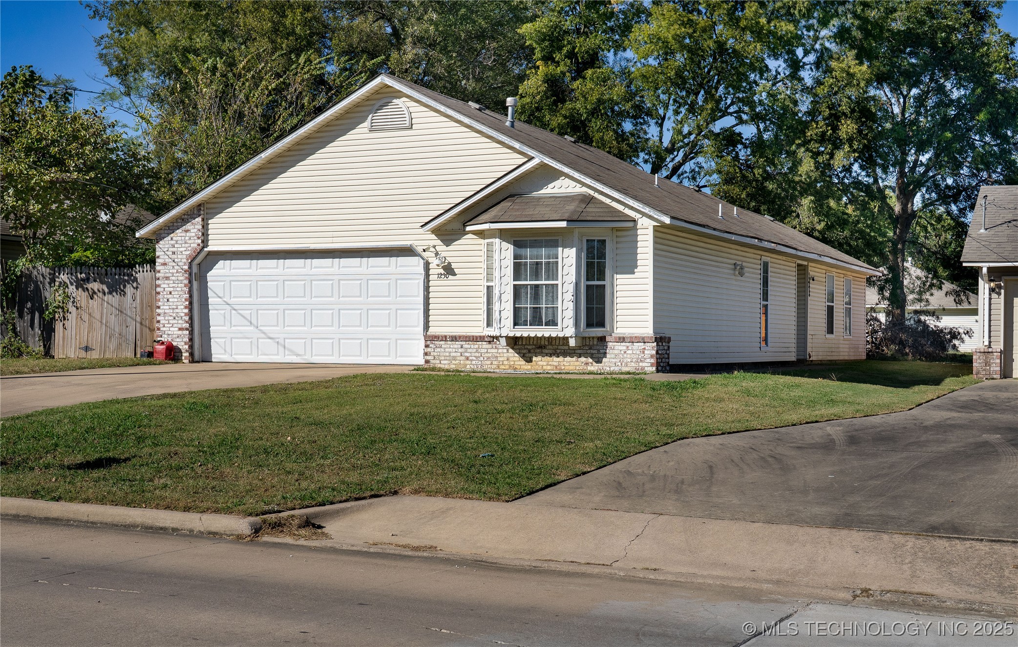 1230 W Dupont Street