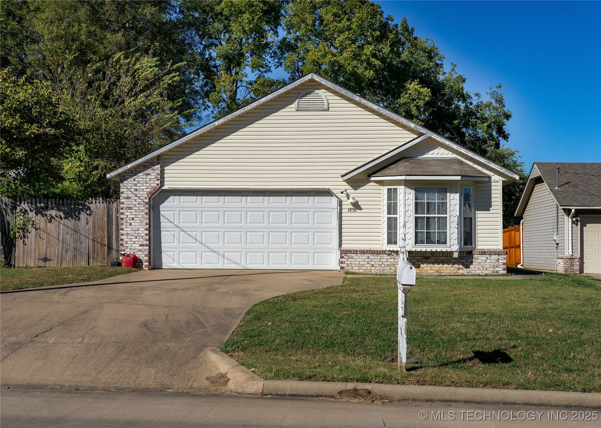 1230 W Dupont Street